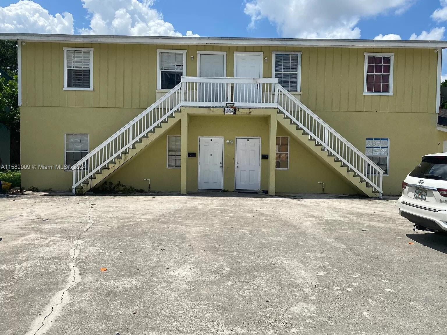 Property for Sale at 1609 W 28th St B, Riviera Beach, Palm Beach County, Florida - Bedrooms: 4 
Bathrooms: 2  - $405,000