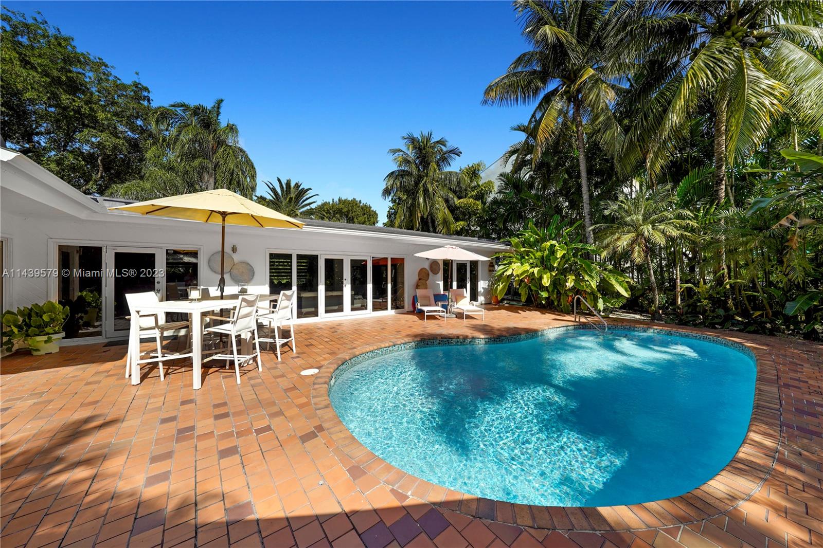 SANS SOUCI REV & AMD - Residential Lease