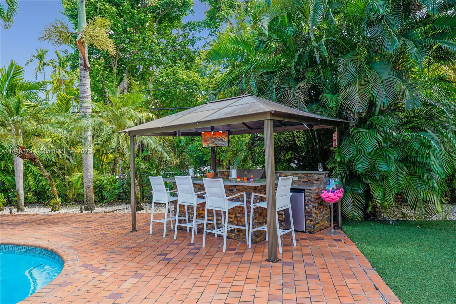 SANS SOUCI REV & AMD - Residential Lease