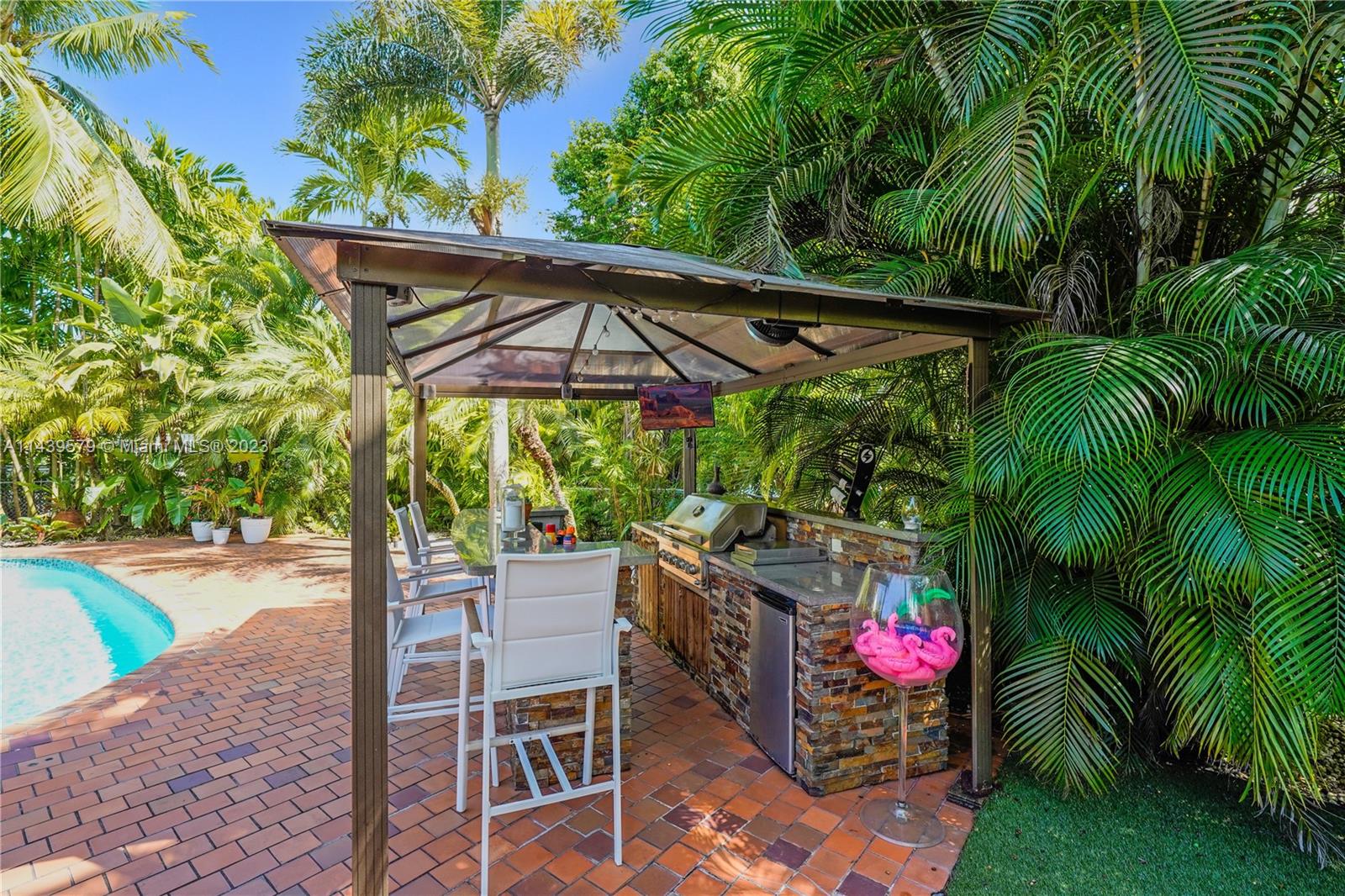 SANS SOUCI REV & AMD - Residential Lease