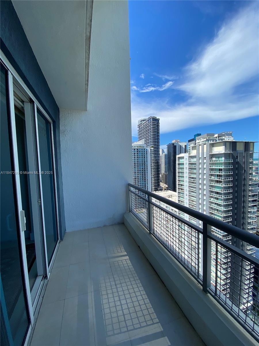 INFINITY AT BRICKELL COND - Residential