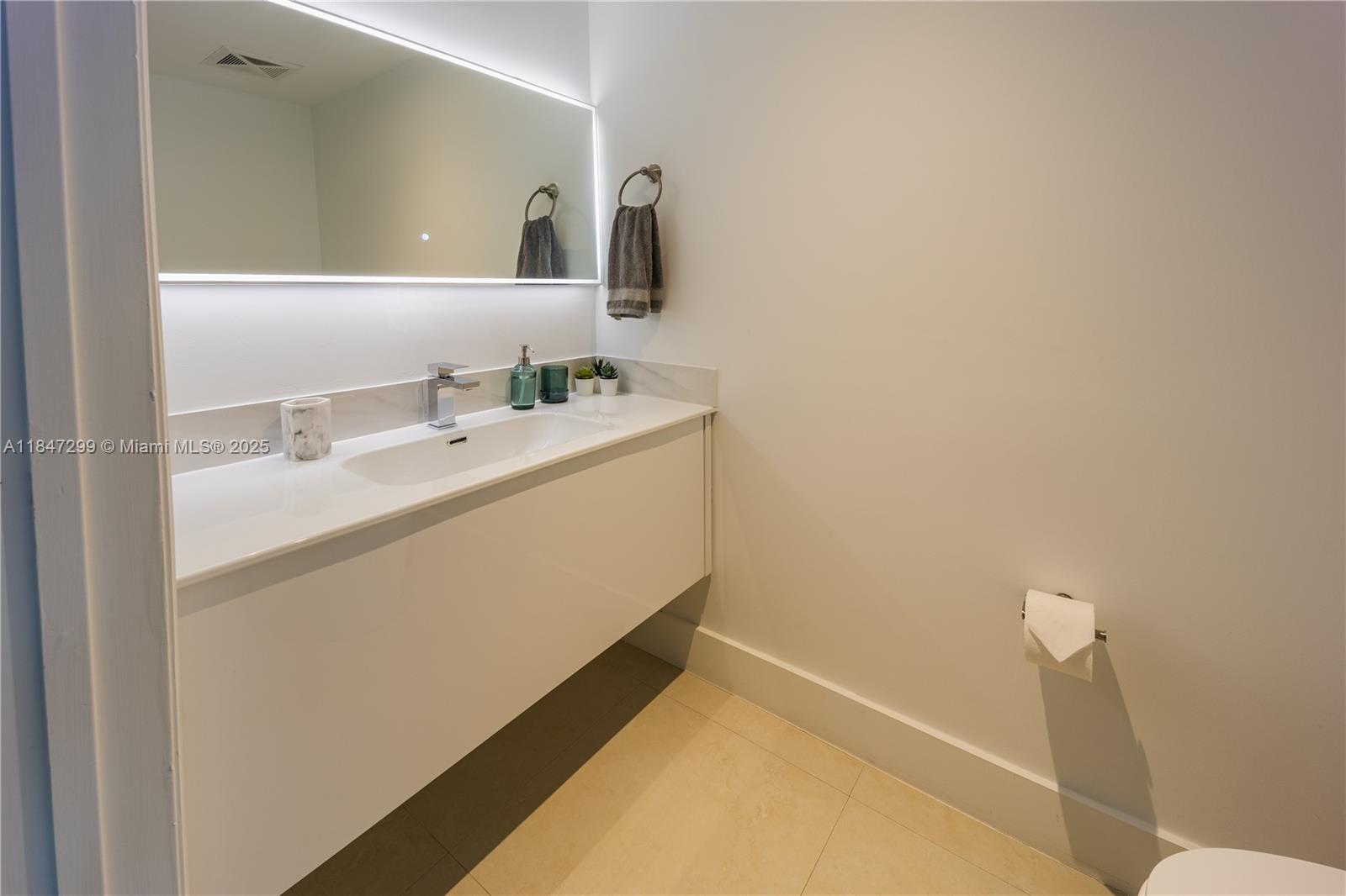 INFINITY AT BRICKELL COND - Residential