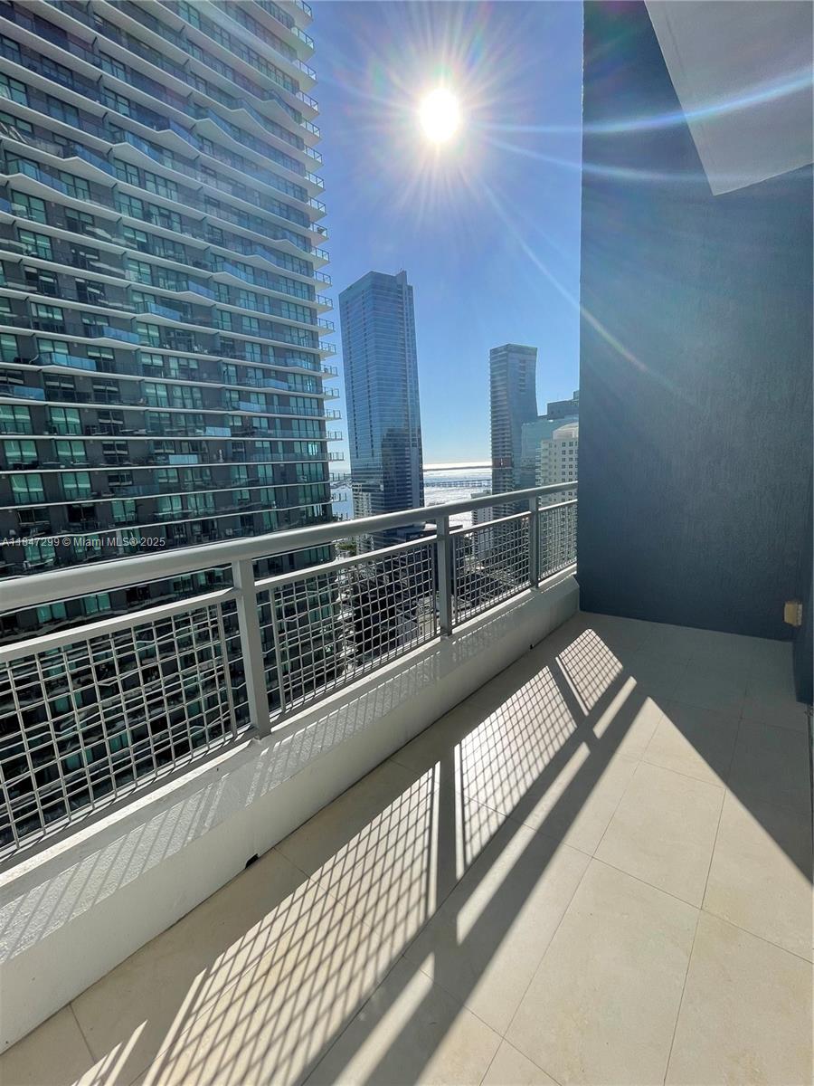 INFINITY AT BRICKELL COND - Residential