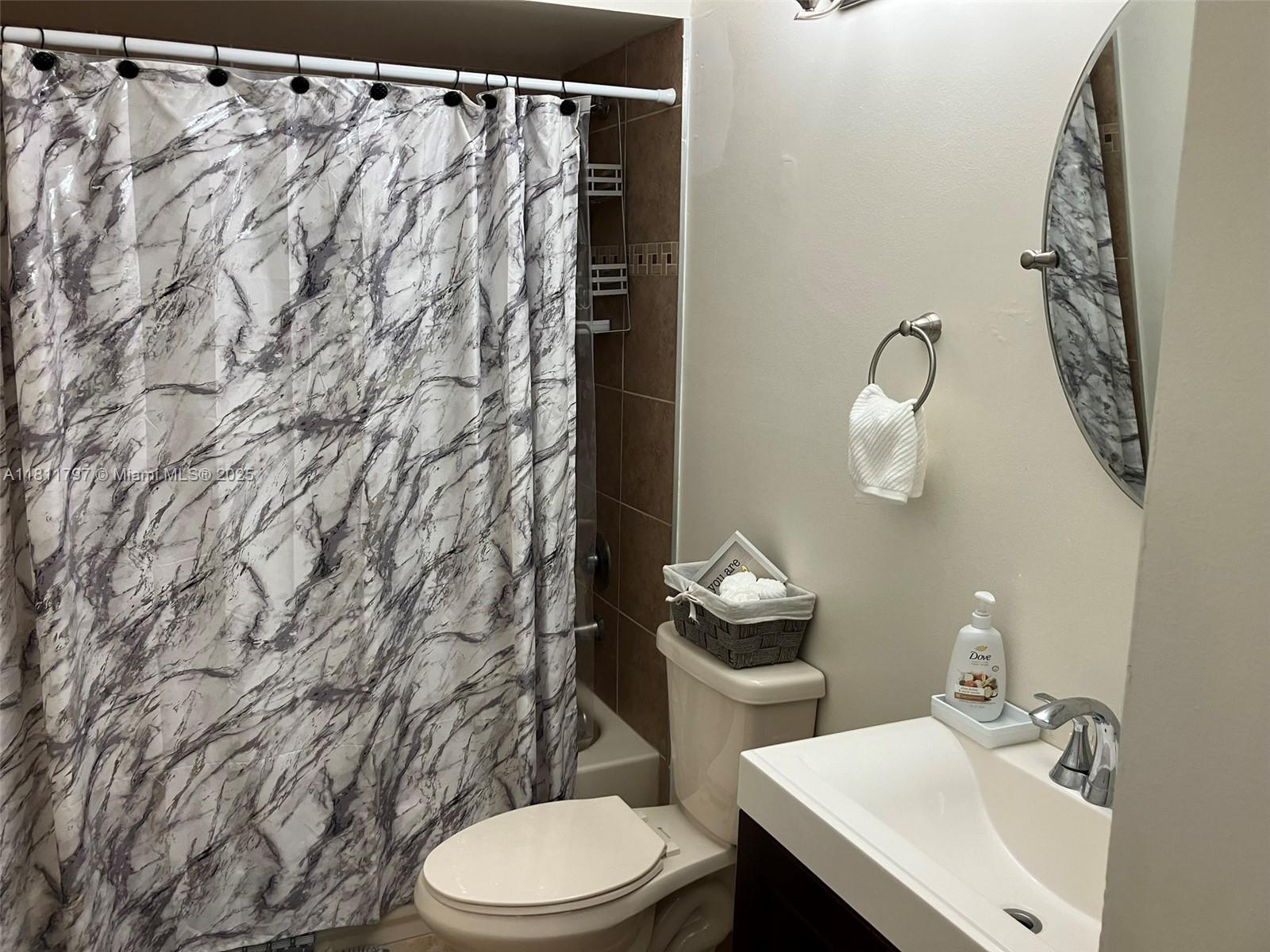 CALUSA POINT - Residential