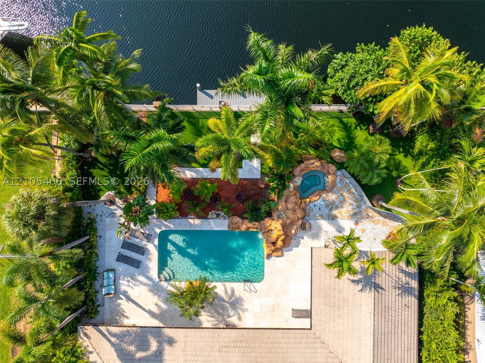 407 Sunset Dr
