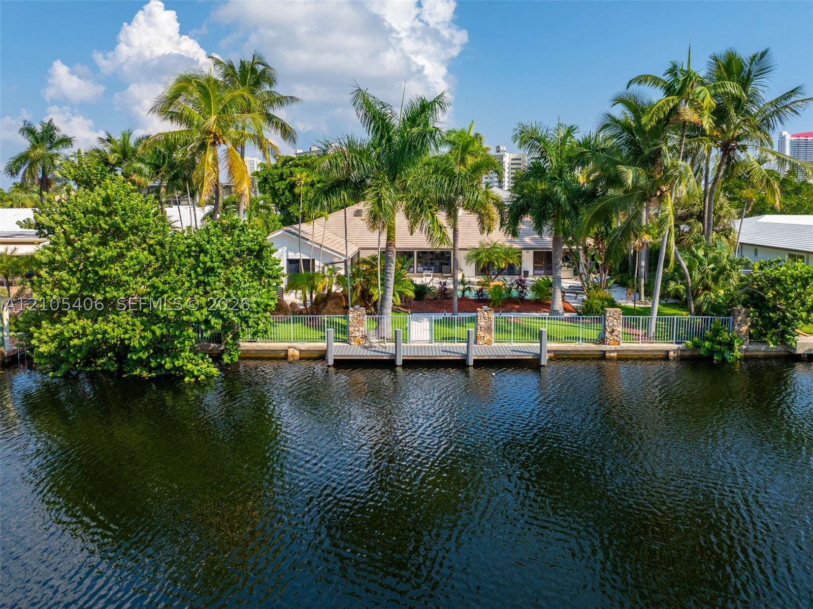 407 Sunset Dr