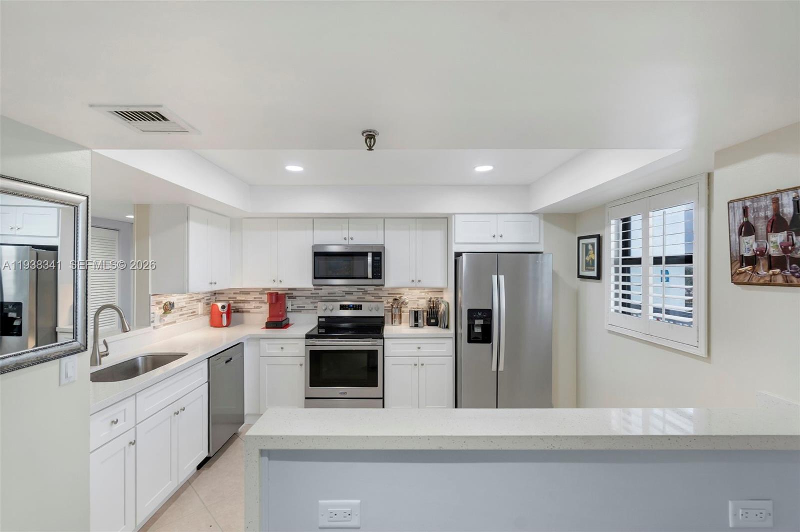 VOYAGER CONDO - Residential