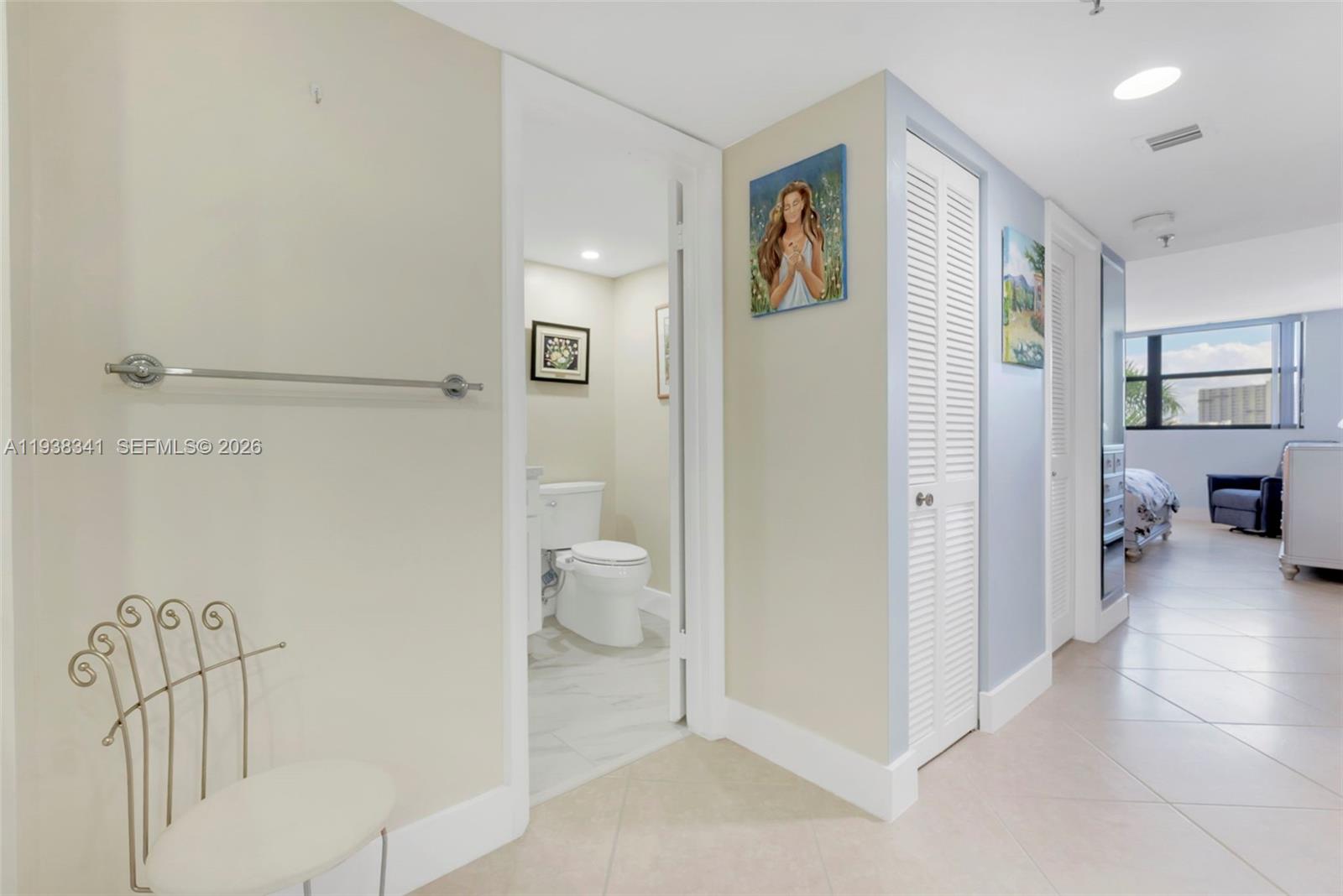 VOYAGER CONDO - Residential