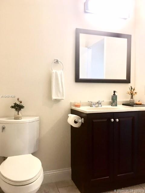 LAUDERDALE WEST 4 CONDO - Residential