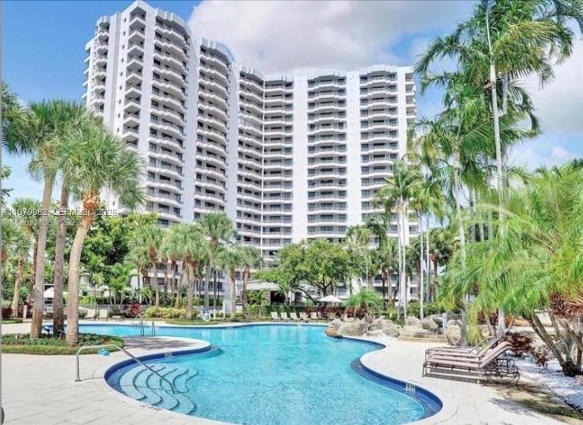 PARC CENTRAL AVENTURA SOU - Residential Lease