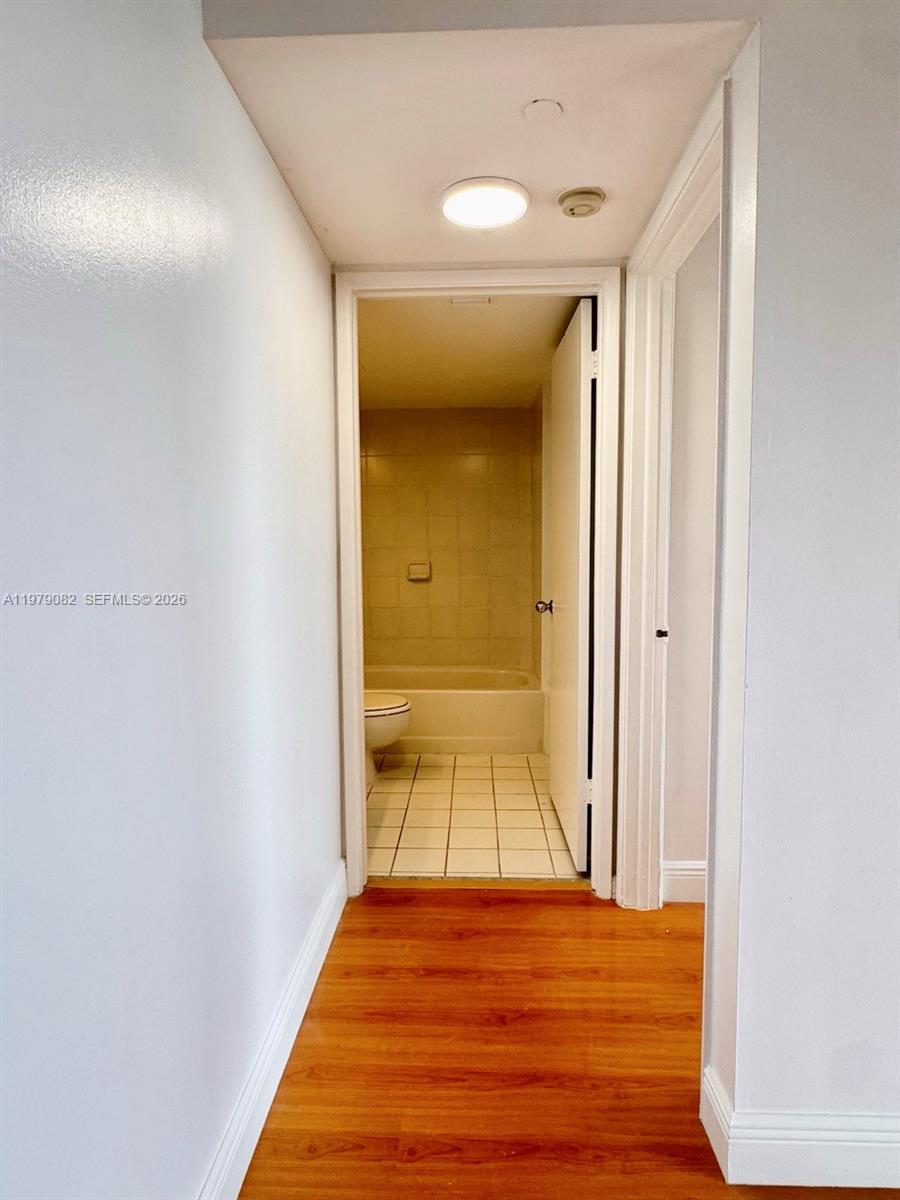 PARC CENTRAL AVENTURA SOU - Residential Lease