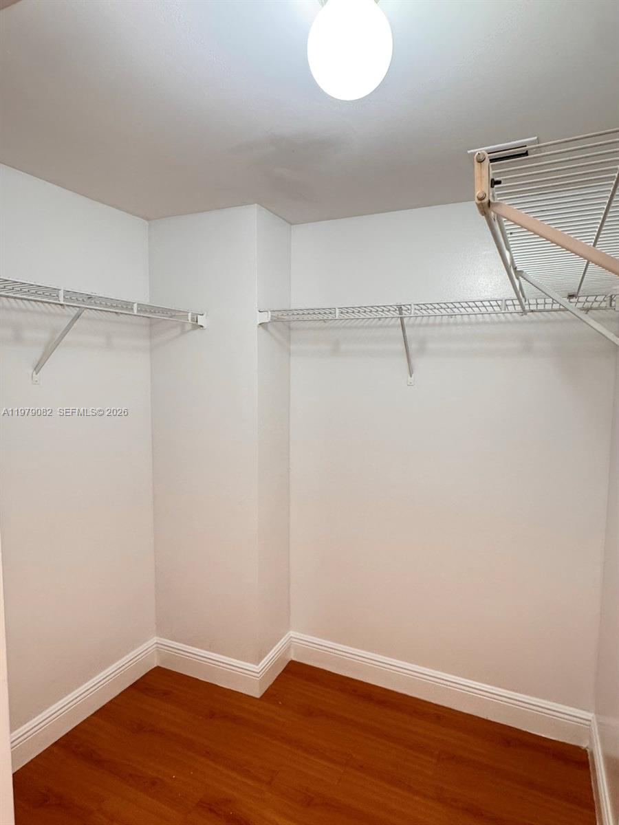 PARC CENTRAL AVENTURA SOU - Residential Lease