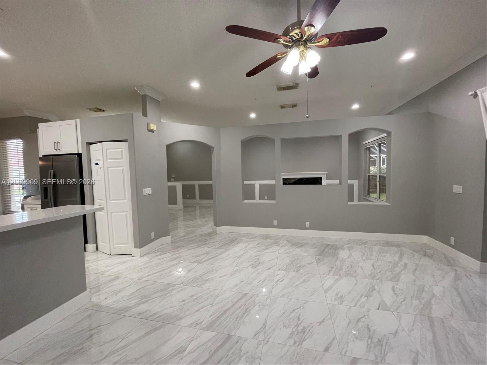 5263 SW 34th Way