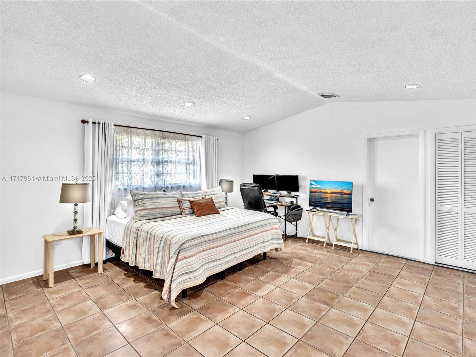 FAIRLAWN - Residential