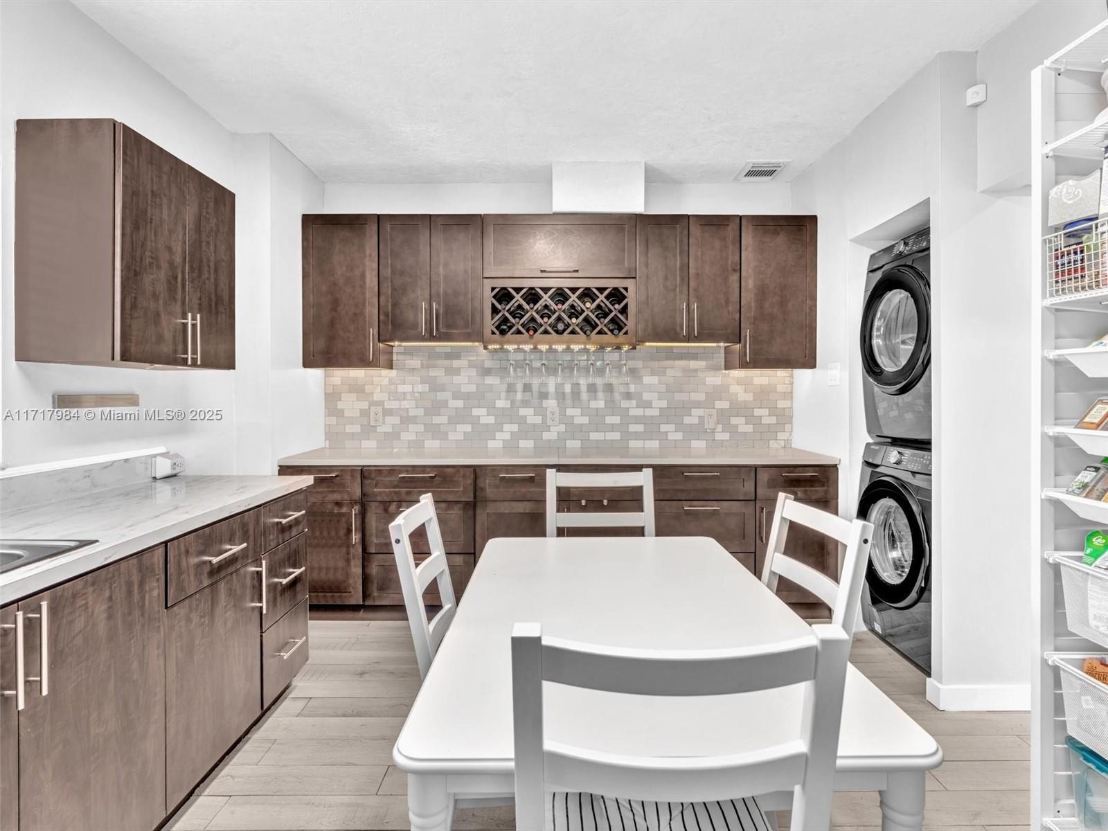 FAIRLAWN - Residential