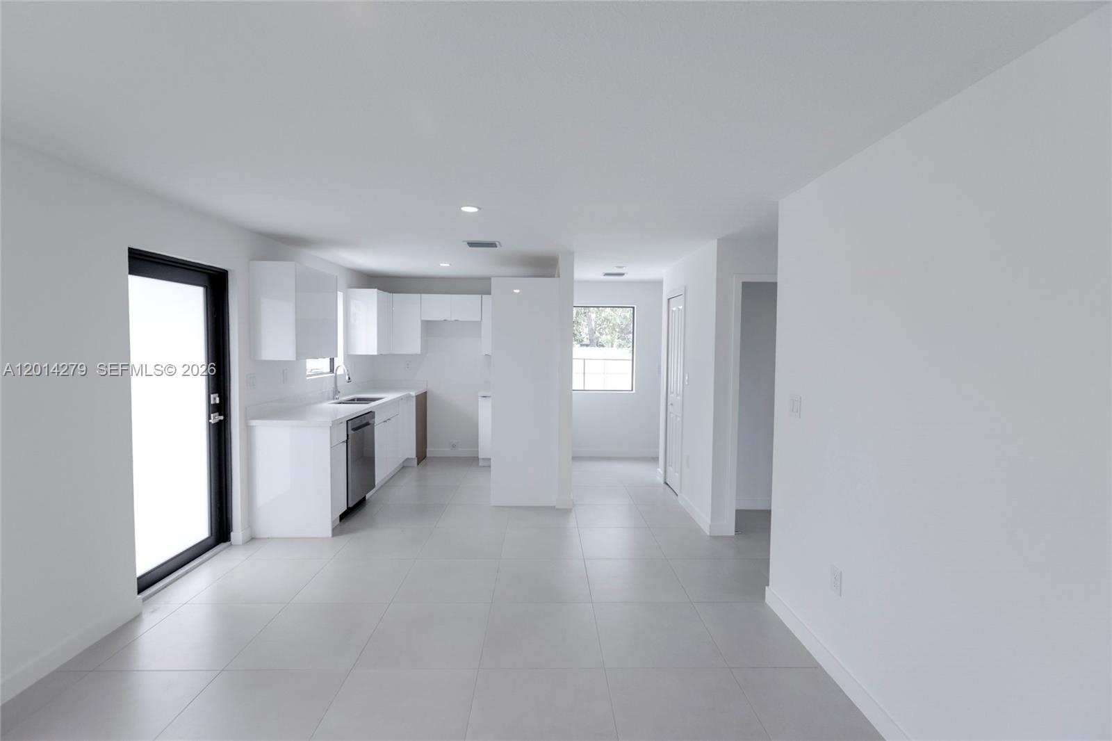 THE TROPICS AMD - Residential