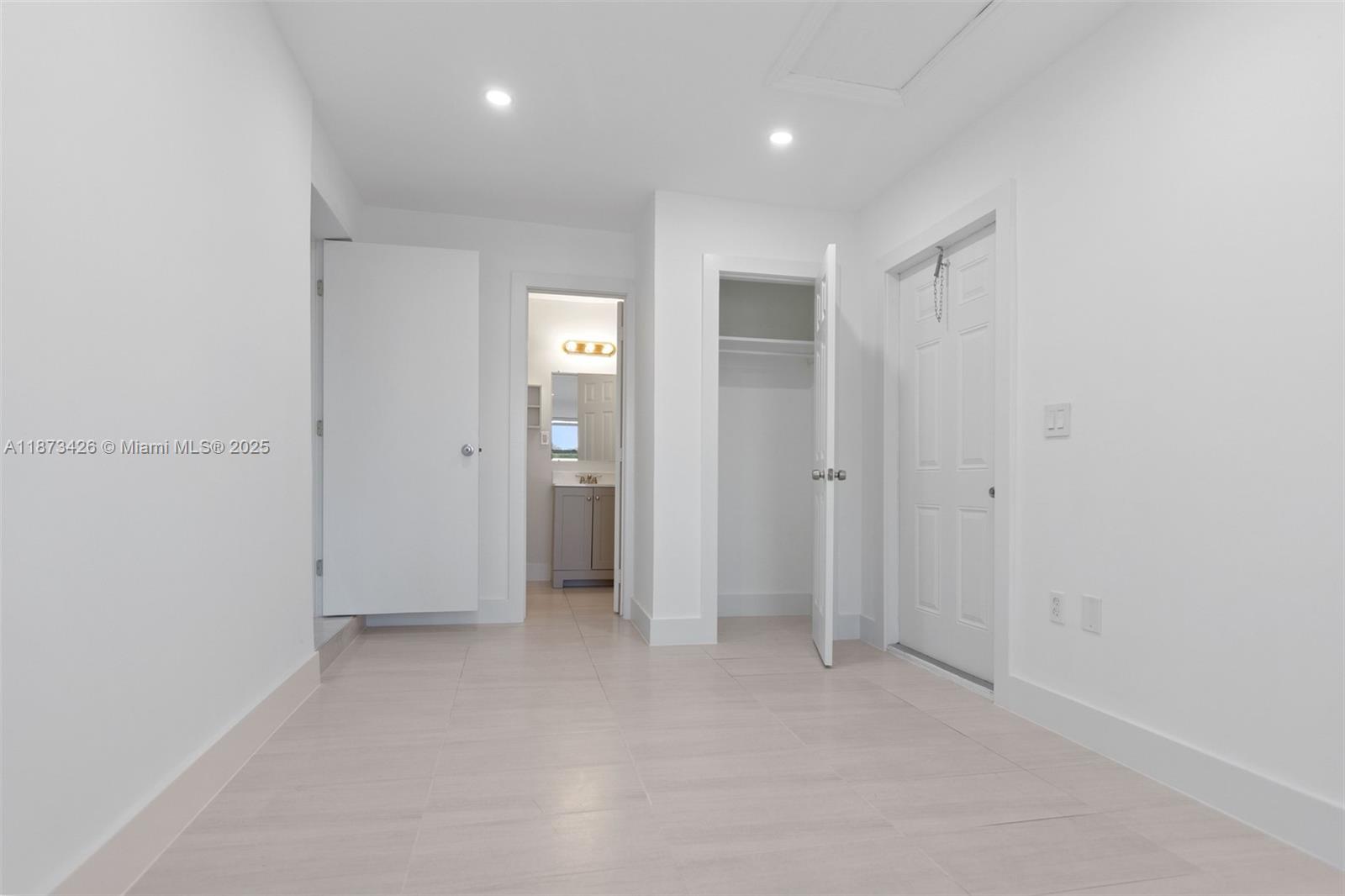 BROADVIEW PARK - Residential