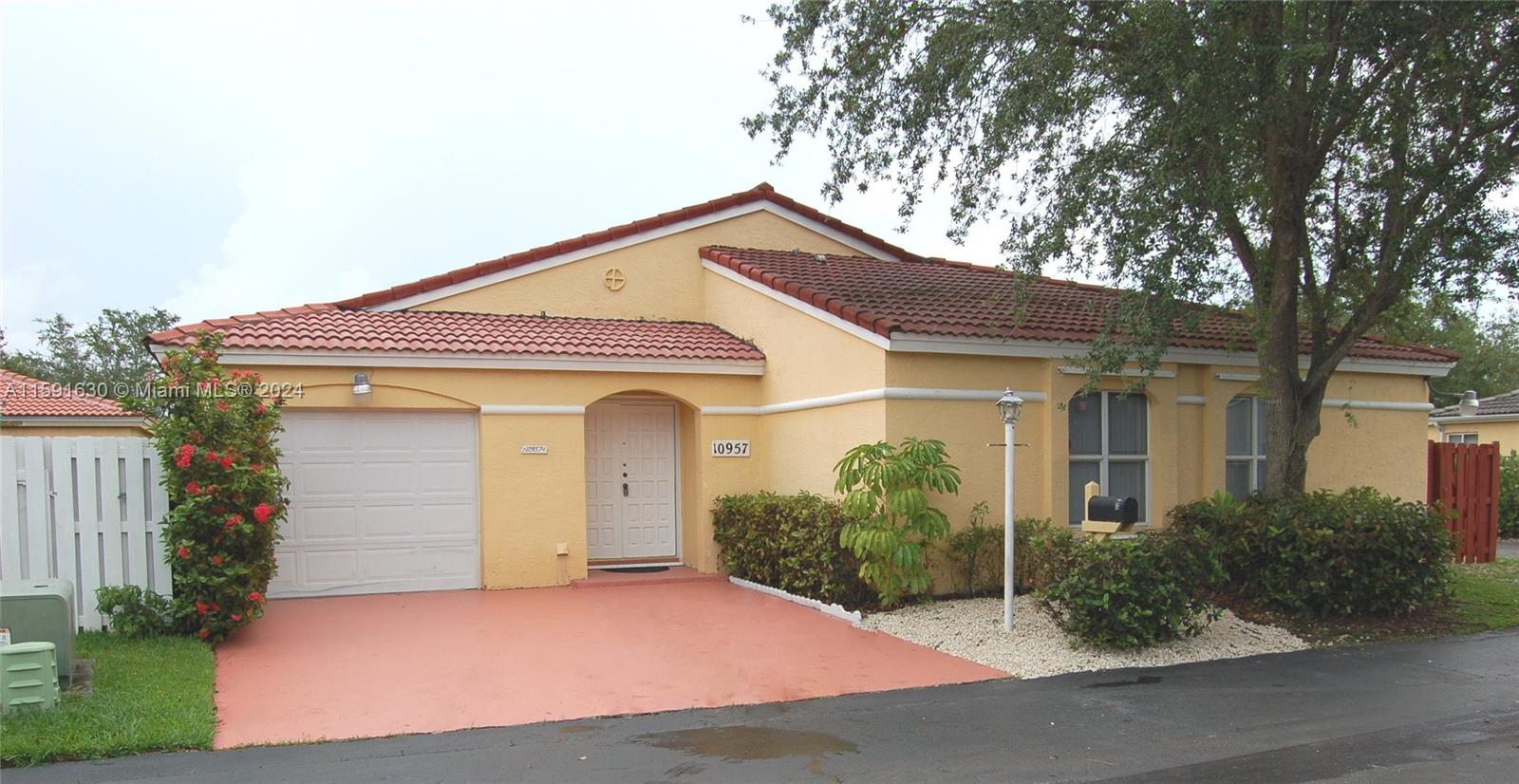 POINCIANA AT SUNSET - Residential Lease