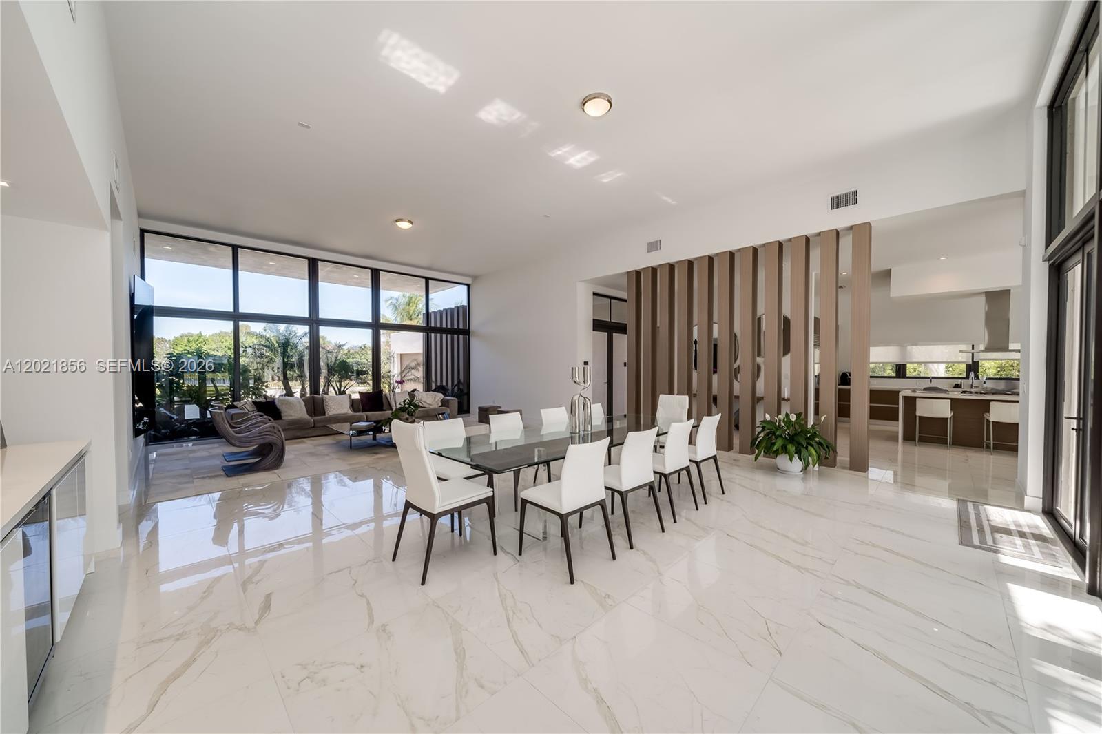 WESTON ESTATES. BOTANIKO - Residential