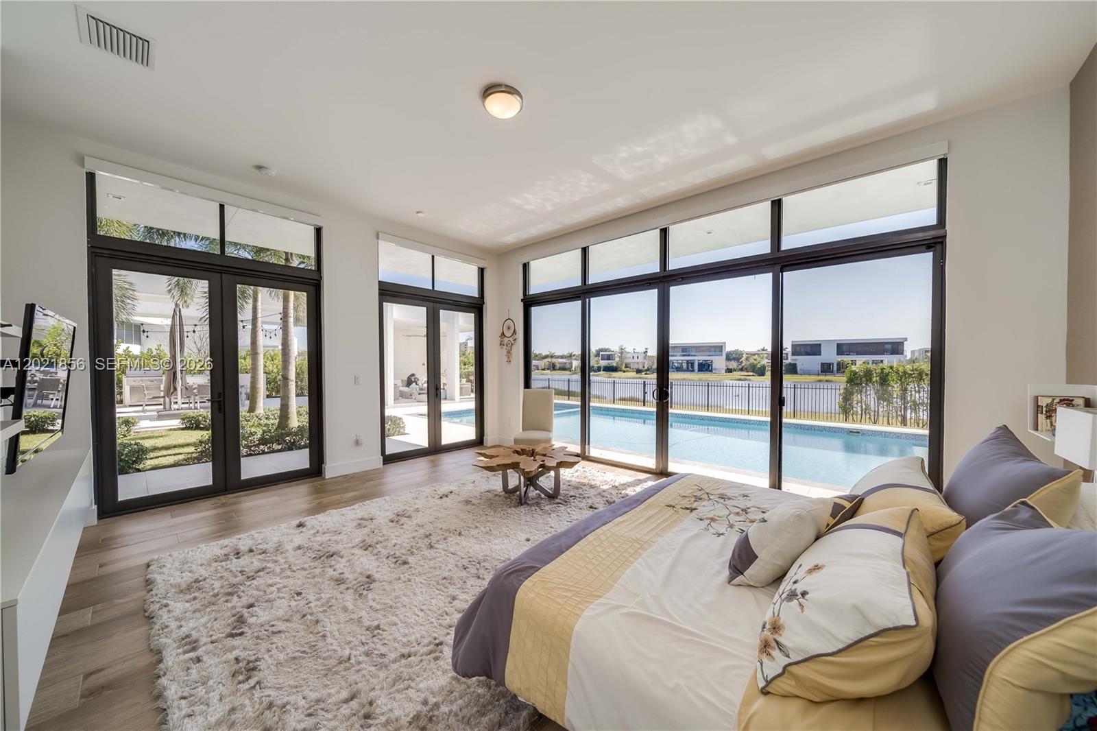 WESTON ESTATES. BOTANIKO - Residential