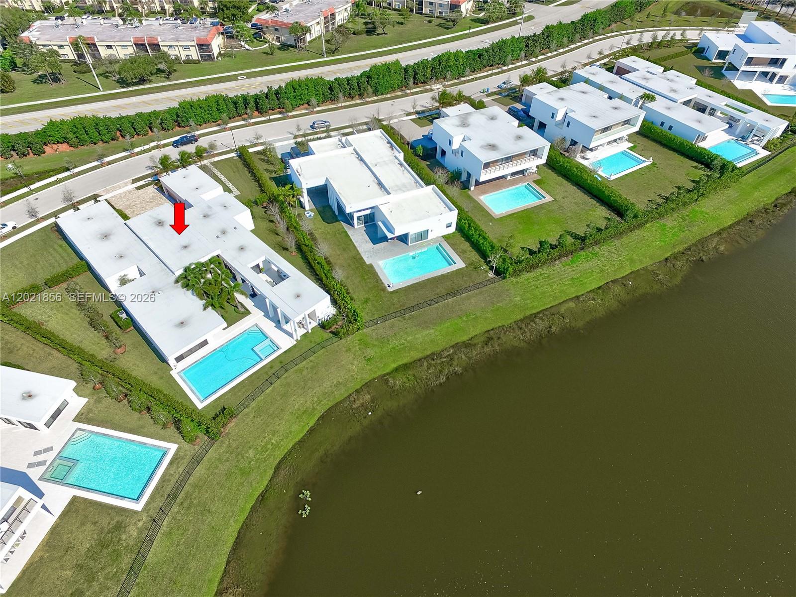 WESTON ESTATES. BOTANIKO - Residential