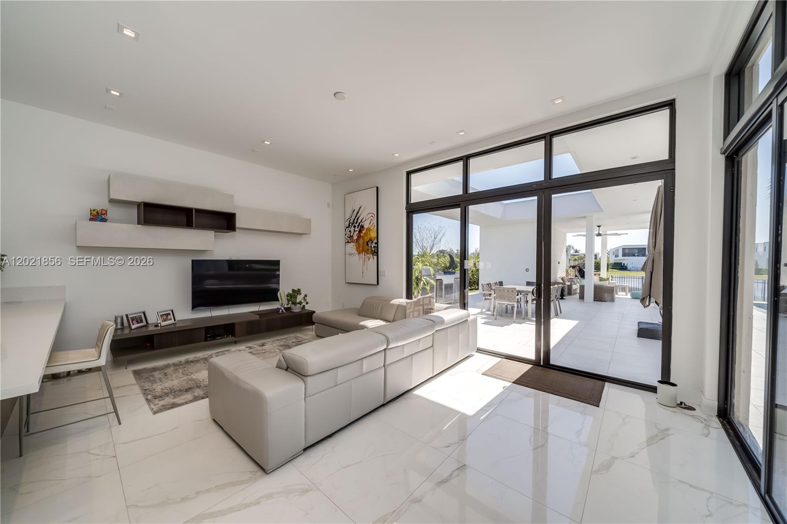 WESTON ESTATES. BOTANIKO - Residential
