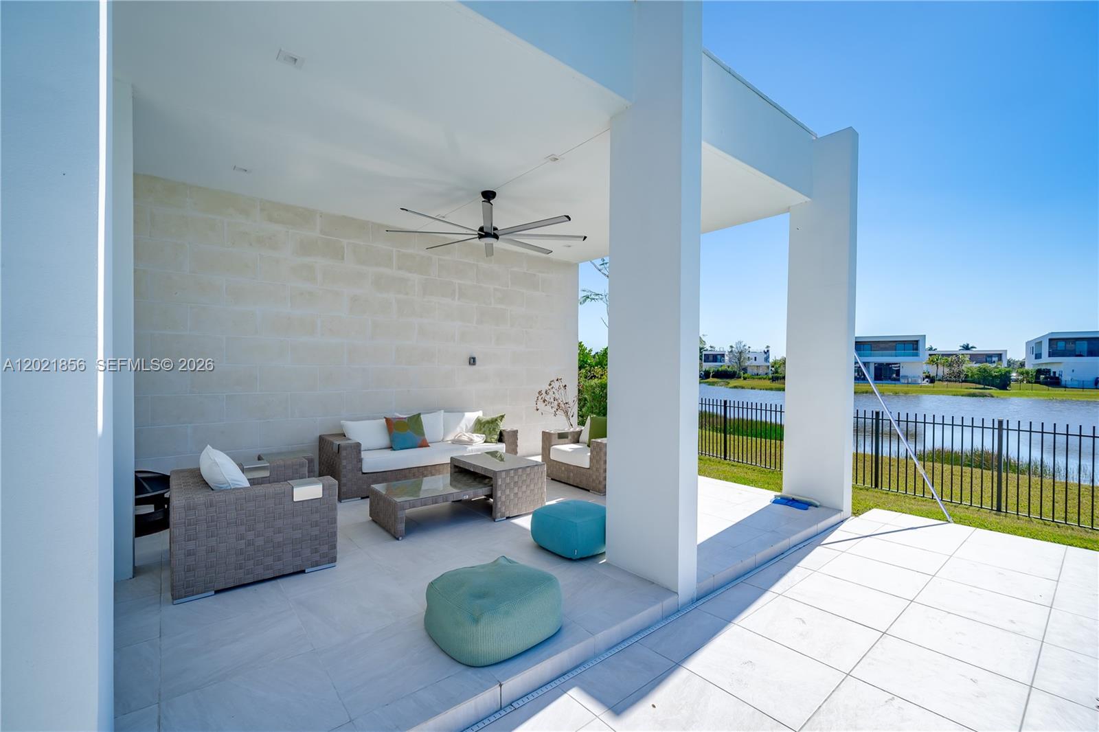 WESTON ESTATES. BOTANIKO - Residential