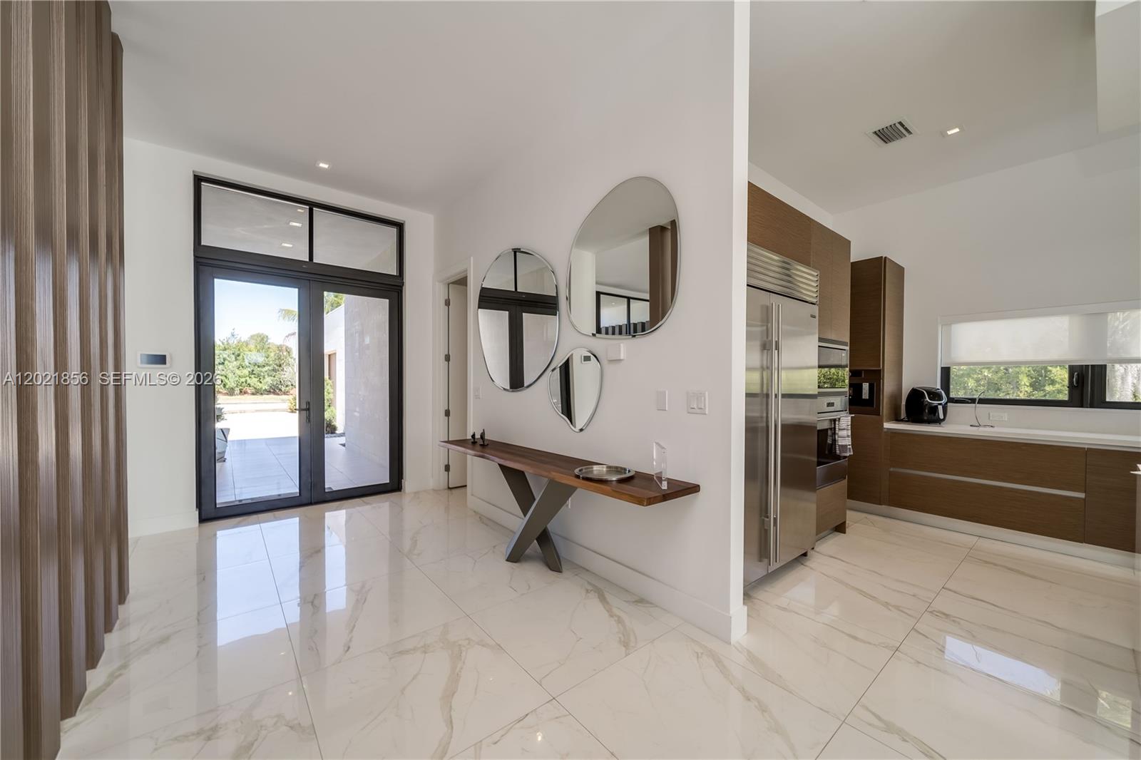 WESTON ESTATES. BOTANIKO - Residential