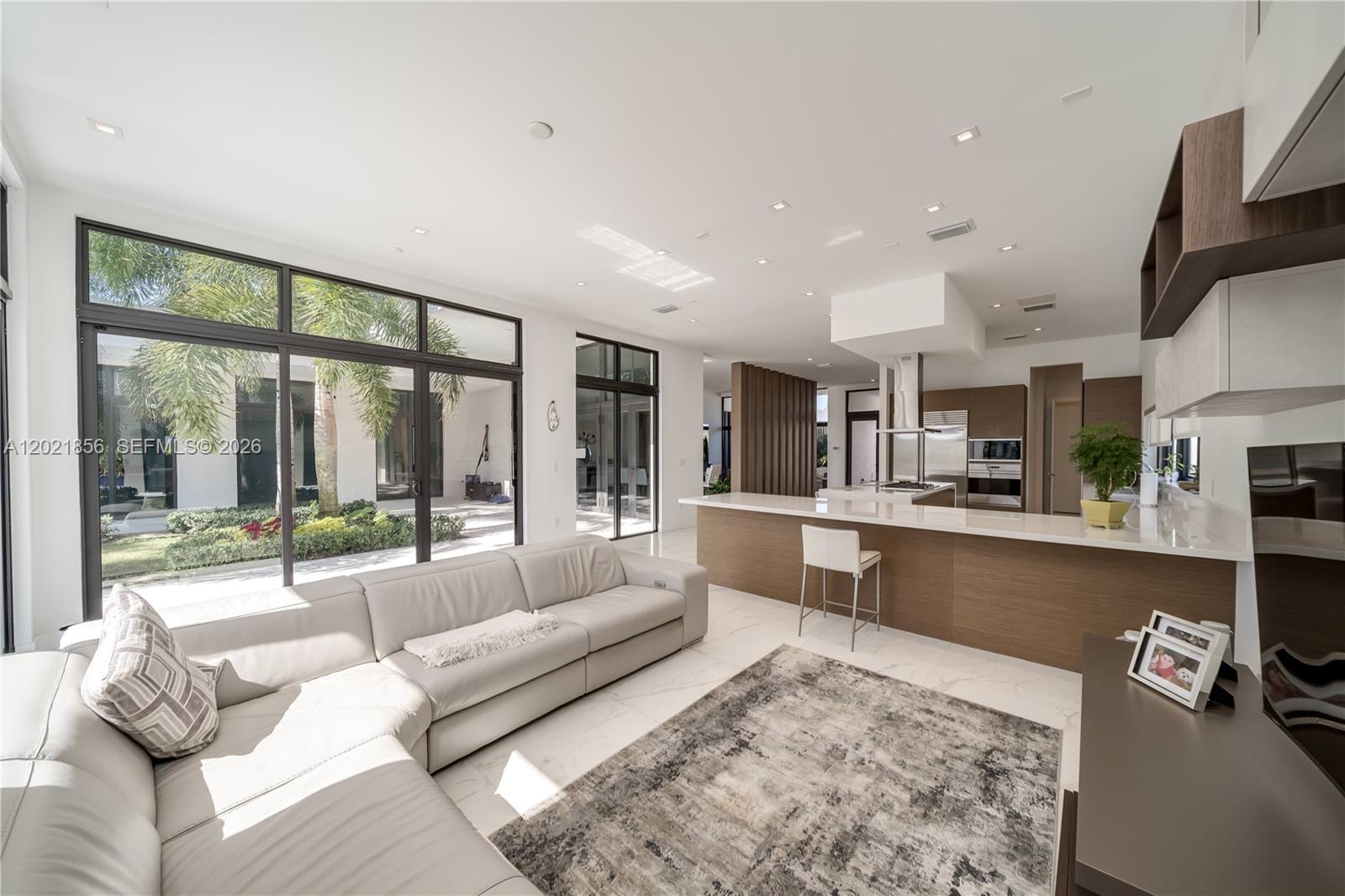WESTON ESTATES. BOTANIKO - Residential