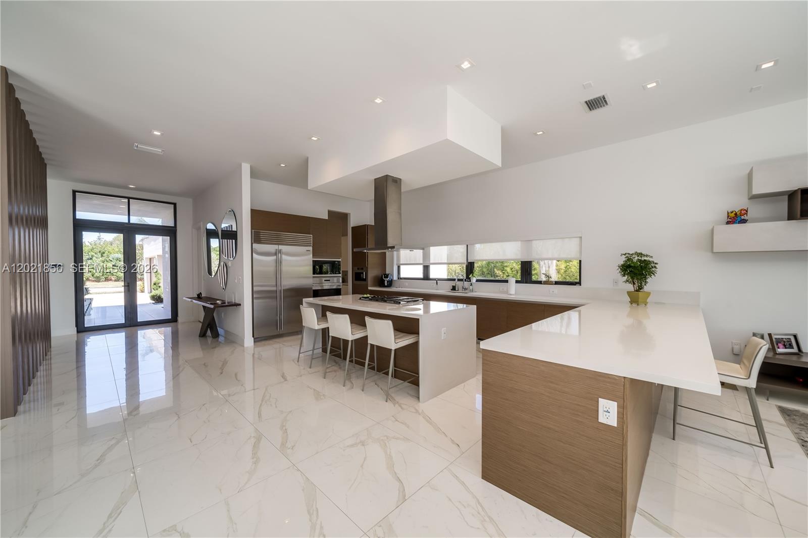 WESTON ESTATES. BOTANIKO - Residential