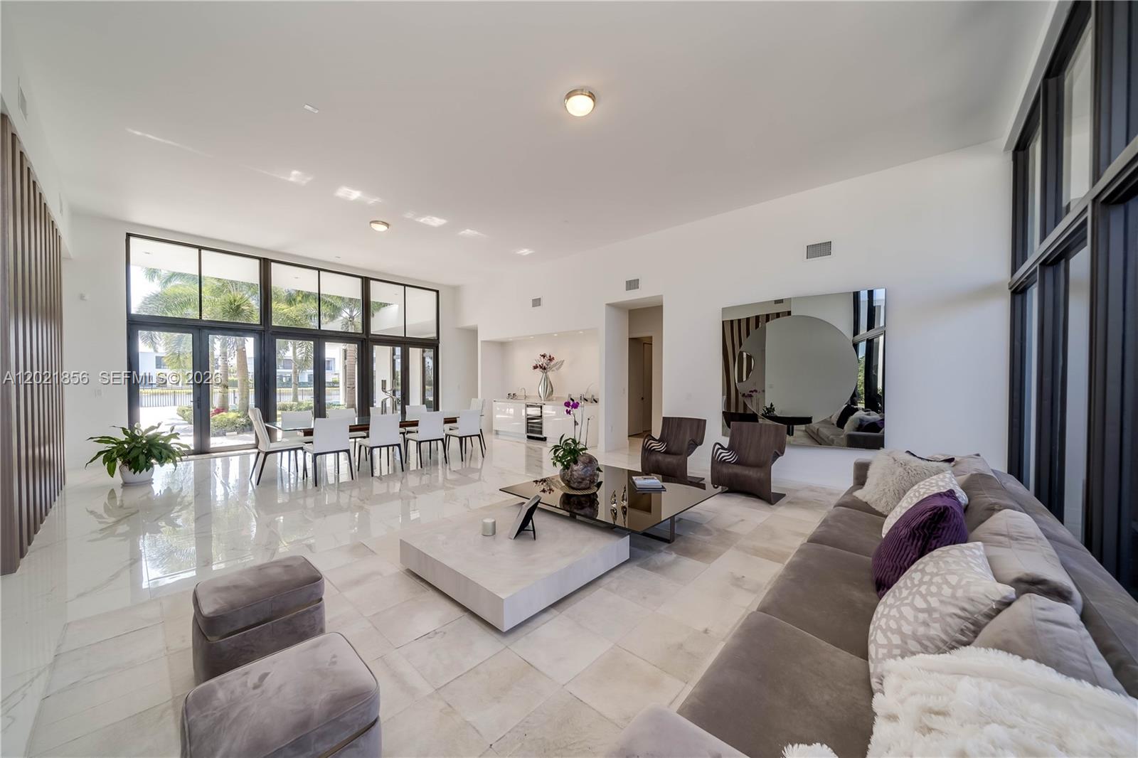 WESTON ESTATES. BOTANIKO - Residential