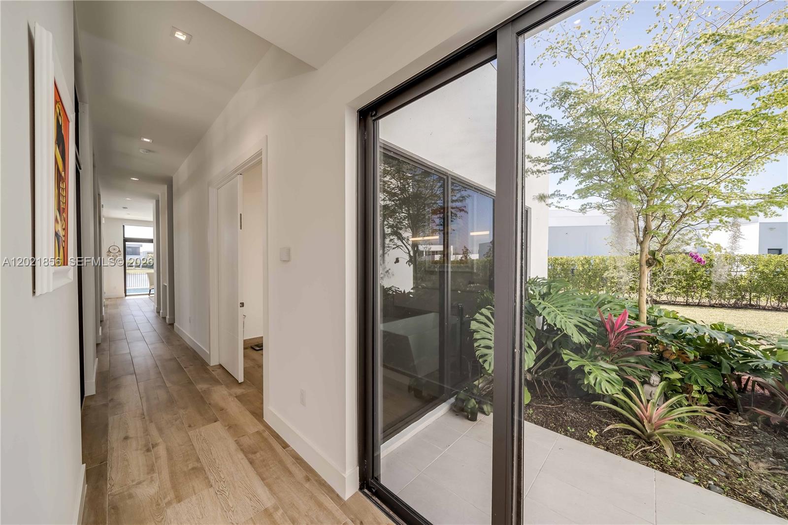 WESTON ESTATES. BOTANIKO - Residential