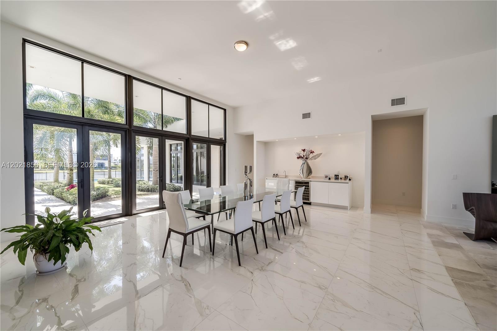 WESTON ESTATES. BOTANIKO - Residential