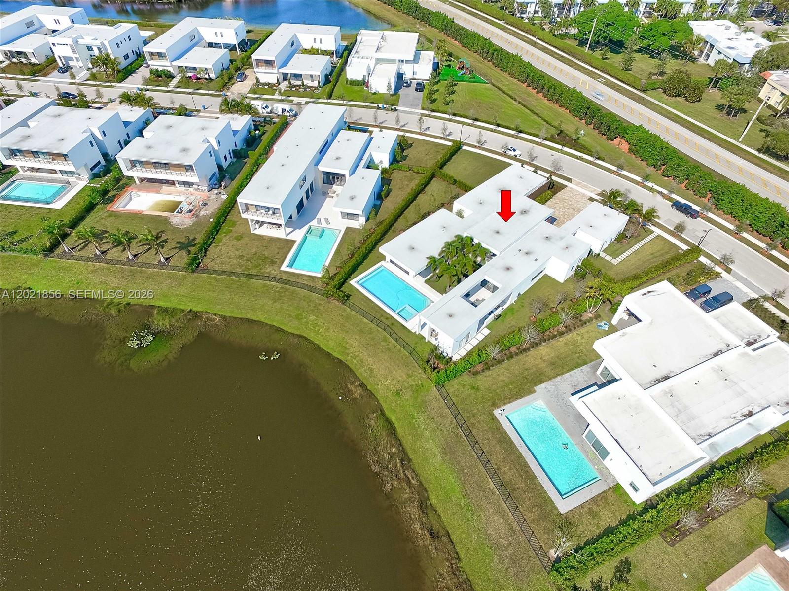 WESTON ESTATES. BOTANIKO - Residential