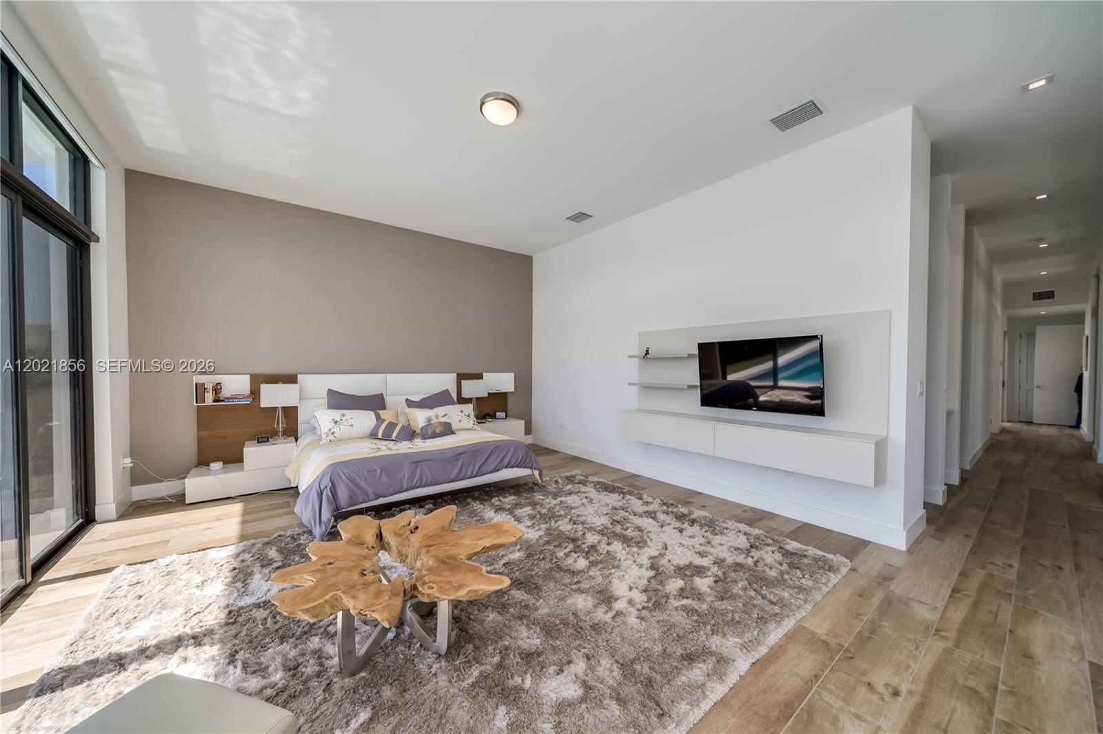 WESTON ESTATES. BOTANIKO - Residential