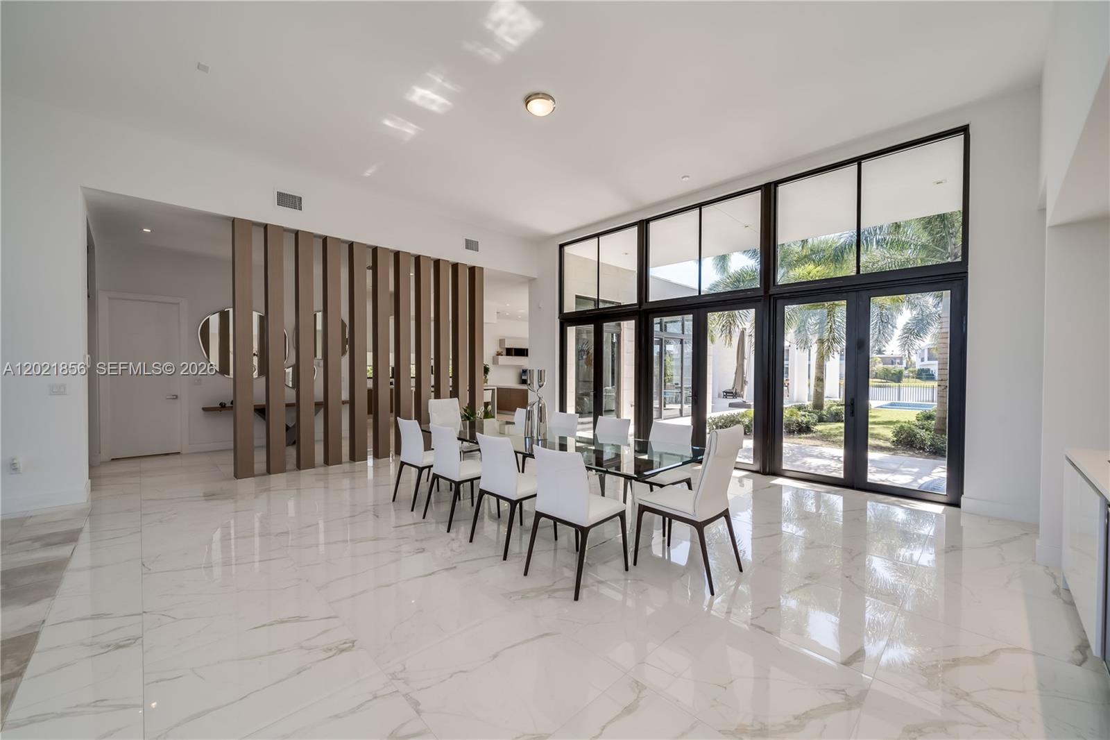 WESTON ESTATES. BOTANIKO - Residential