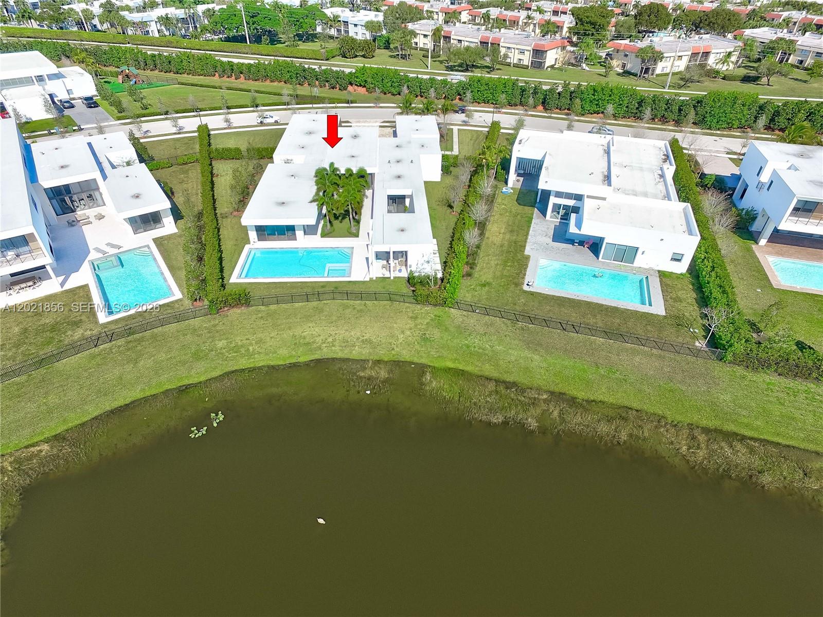 WESTON ESTATES. BOTANIKO - Residential