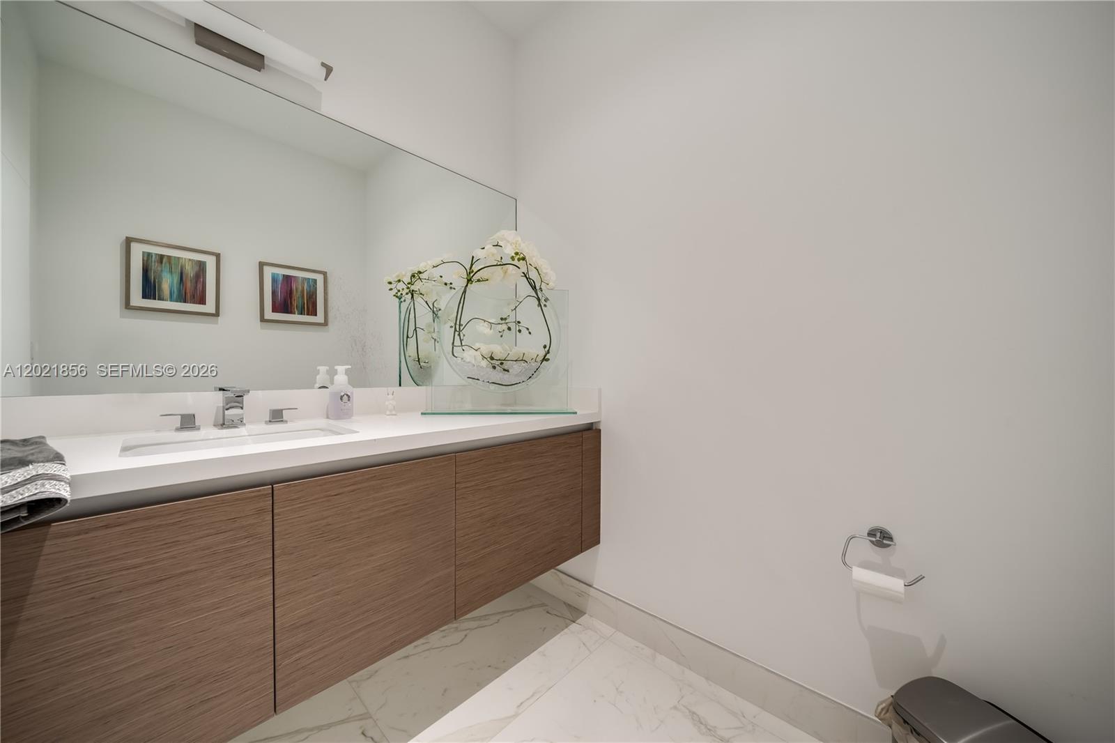 WESTON ESTATES. BOTANIKO - Residential