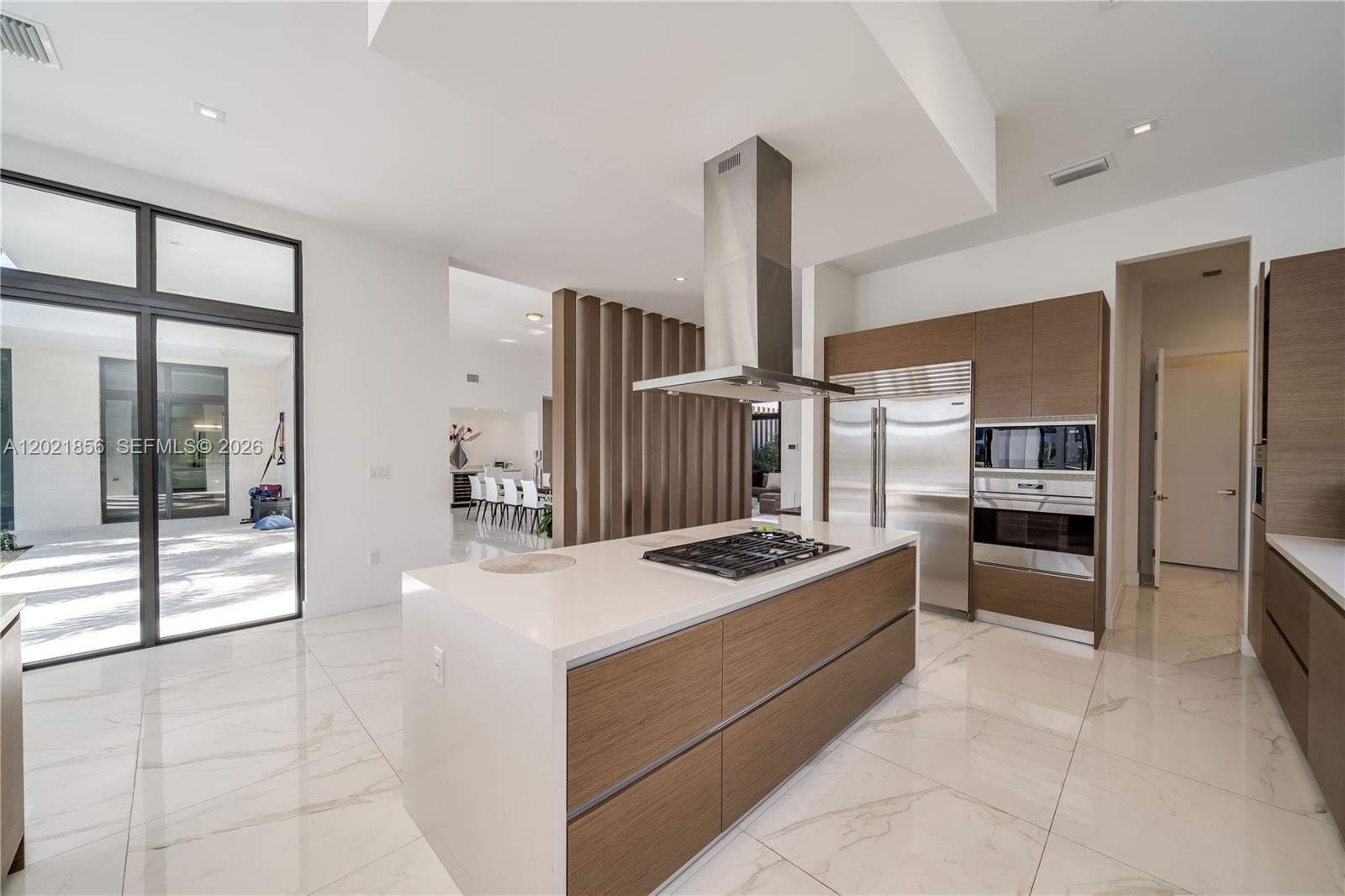 WESTON ESTATES. BOTANIKO - Residential
