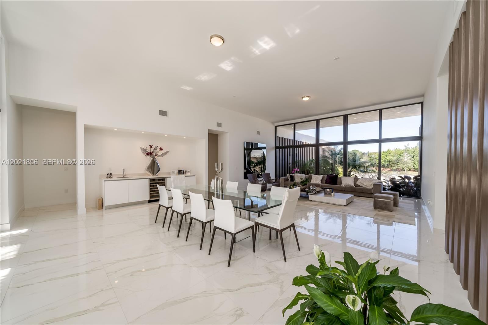 WESTON ESTATES. BOTANIKO - Residential