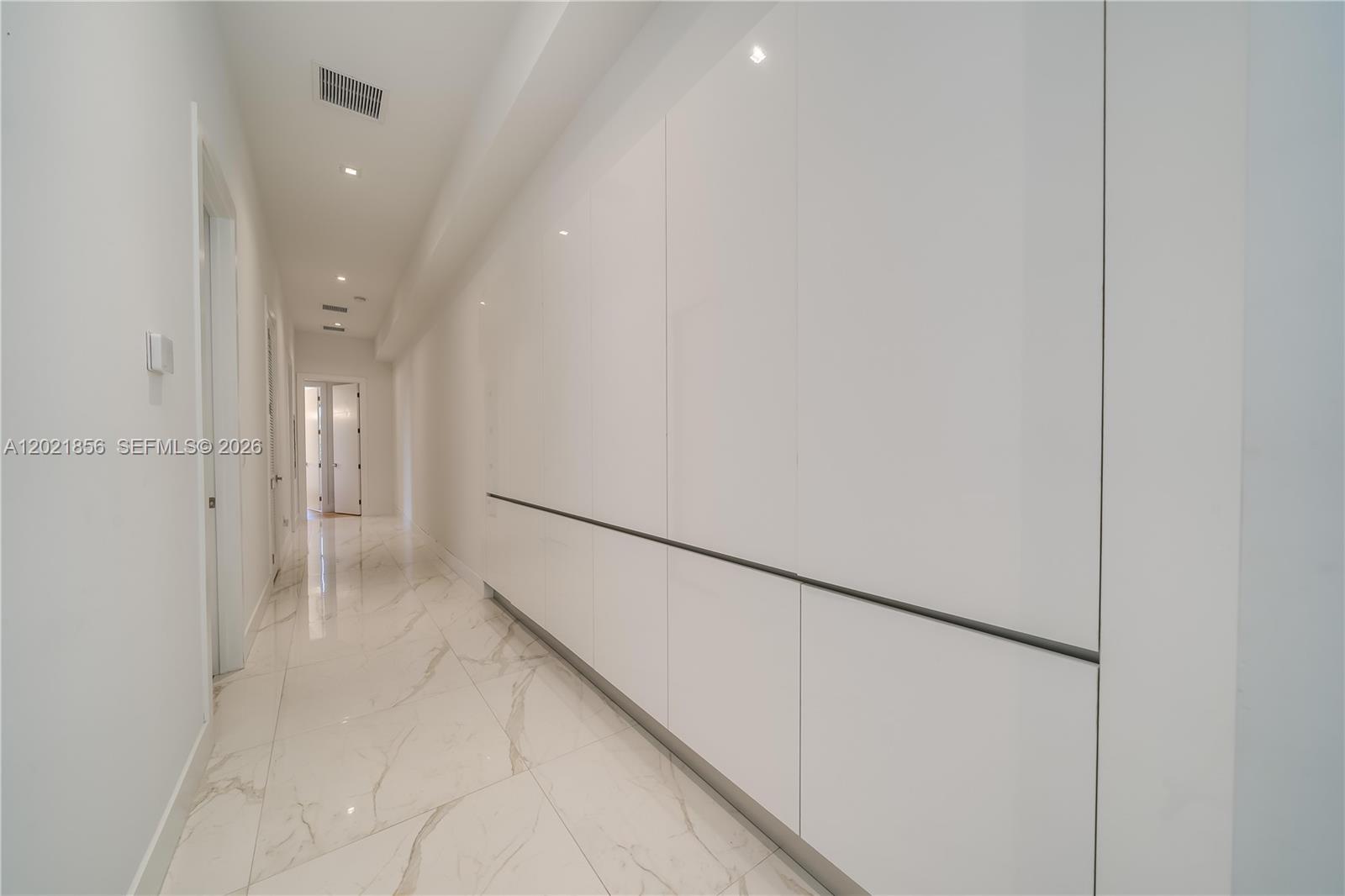 WESTON ESTATES. BOTANIKO - Residential