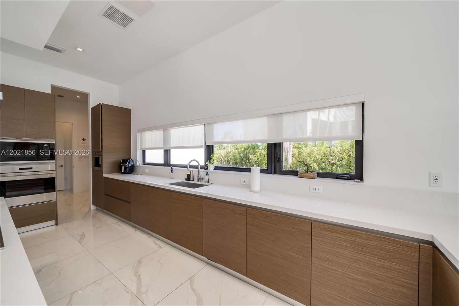 WESTON ESTATES. BOTANIKO - Residential