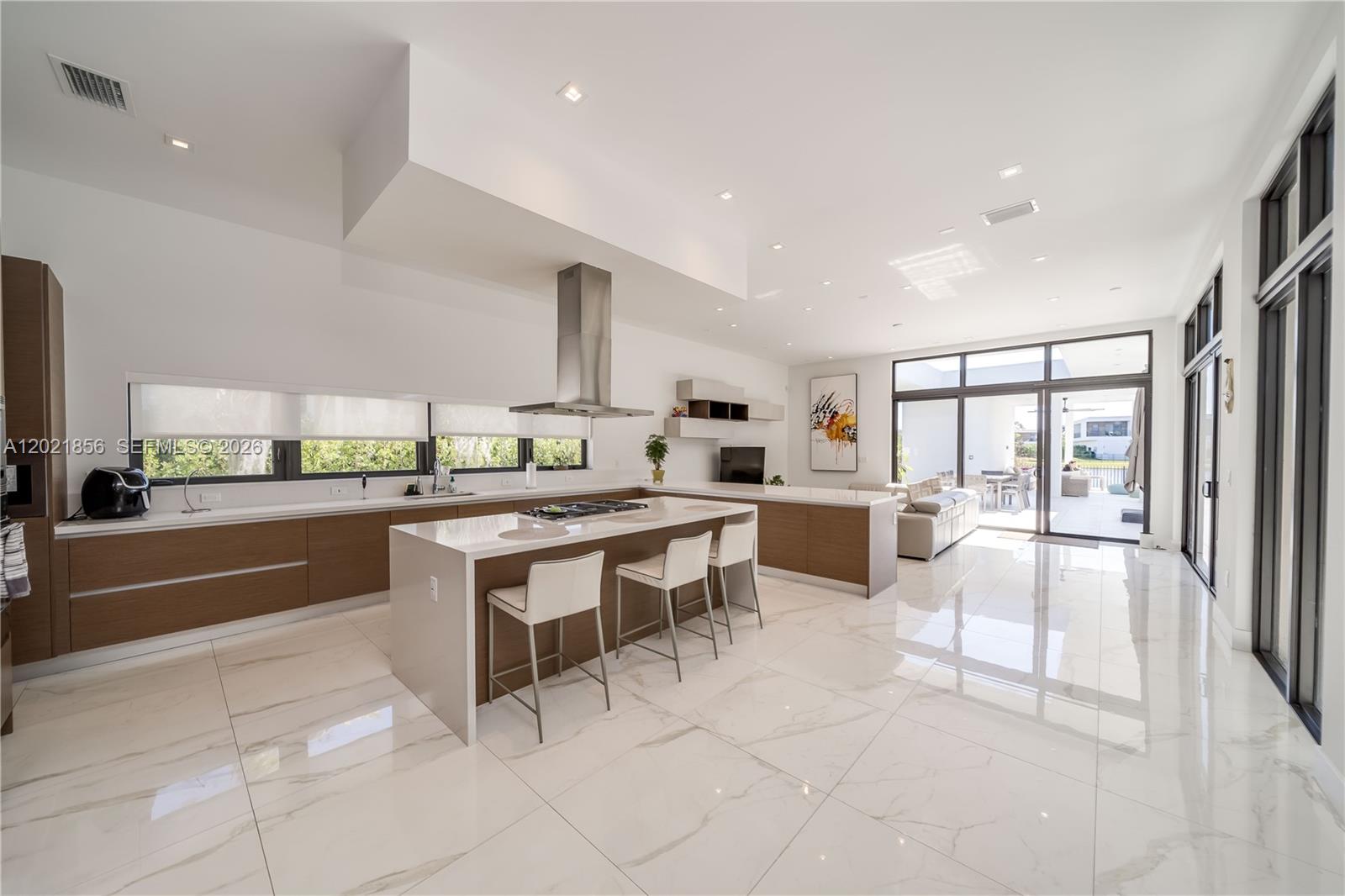WESTON ESTATES. BOTANIKO - Residential