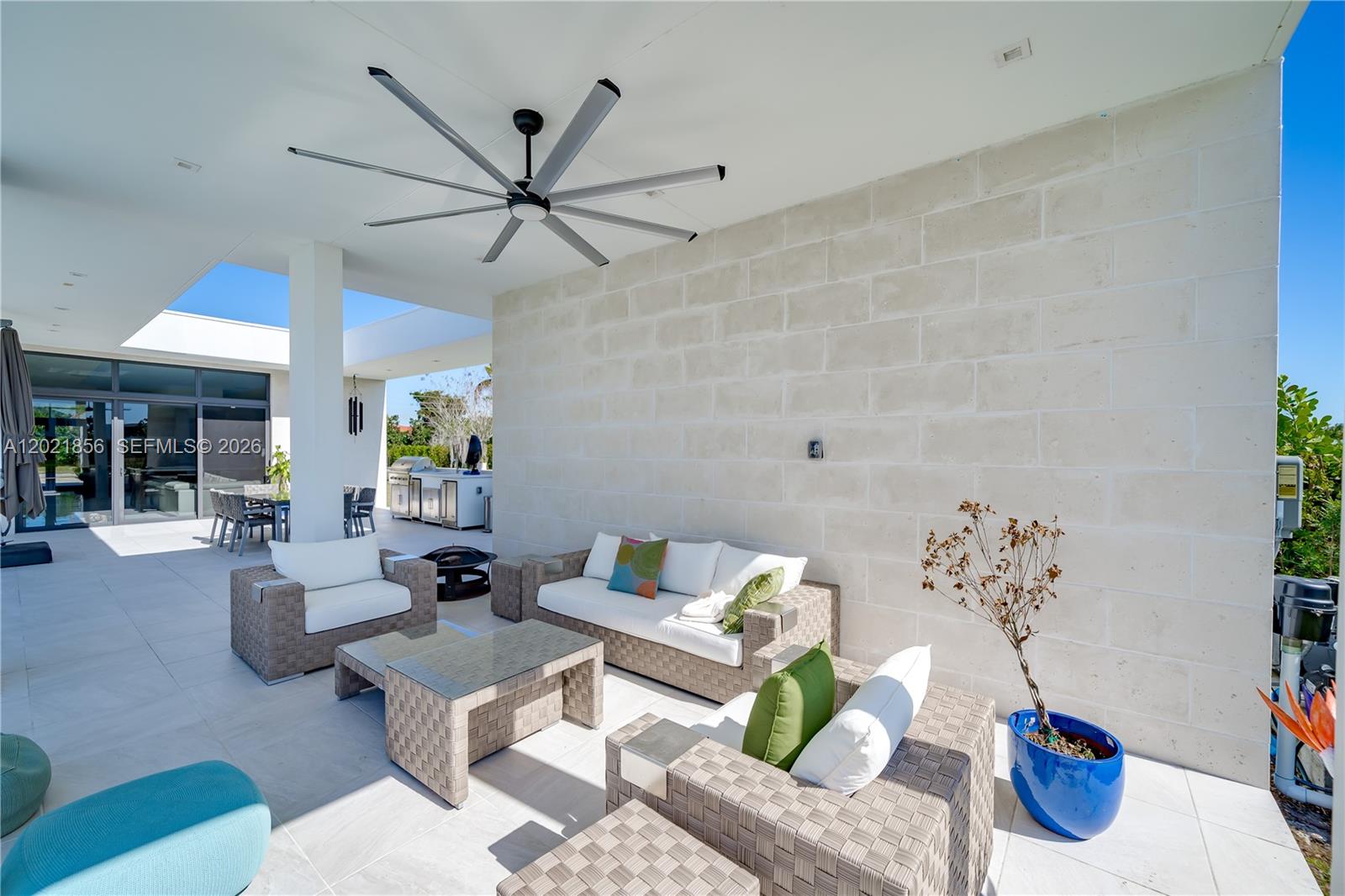 WESTON ESTATES. BOTANIKO - Residential
