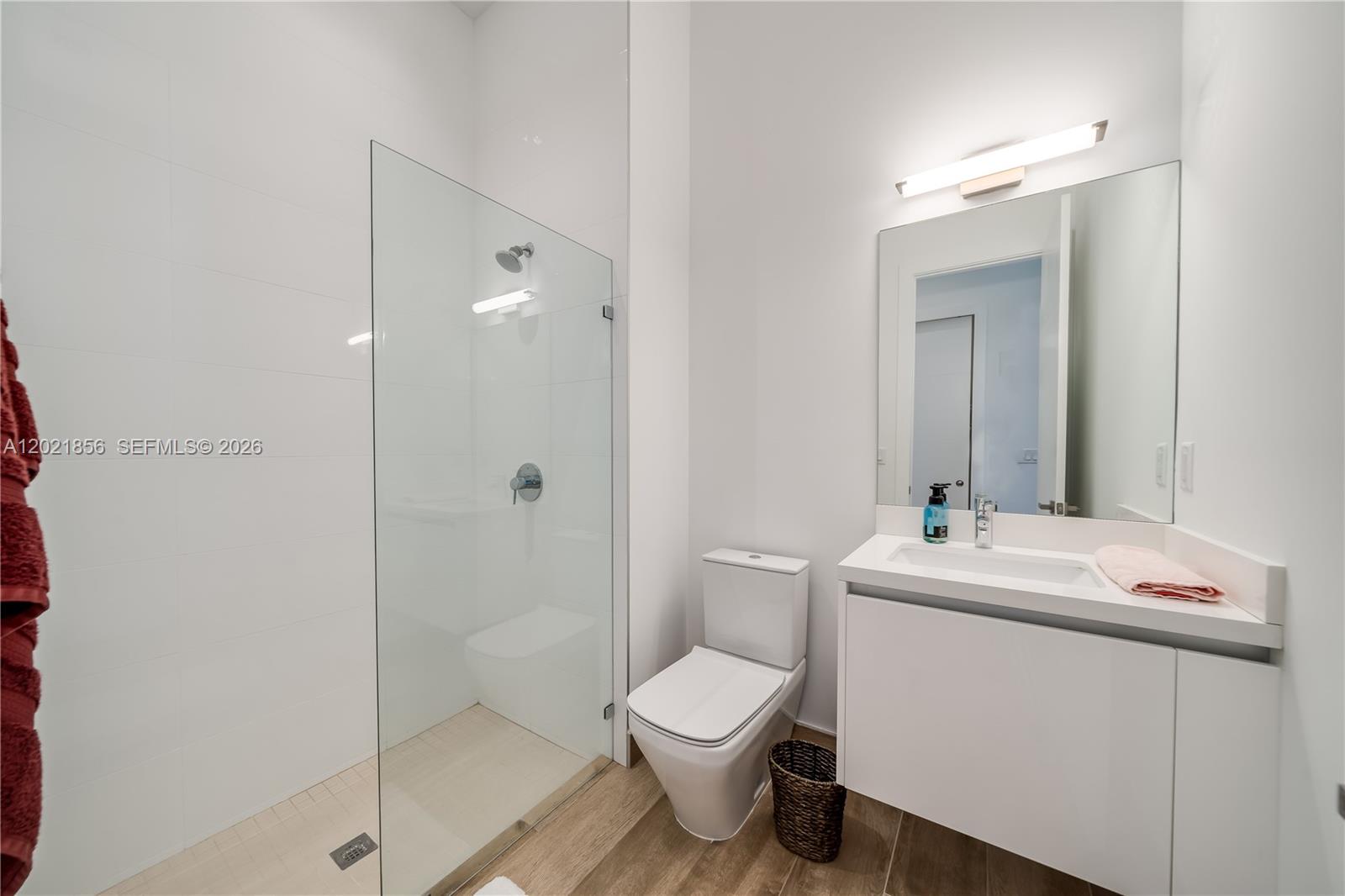 WESTON ESTATES. BOTANIKO - Residential