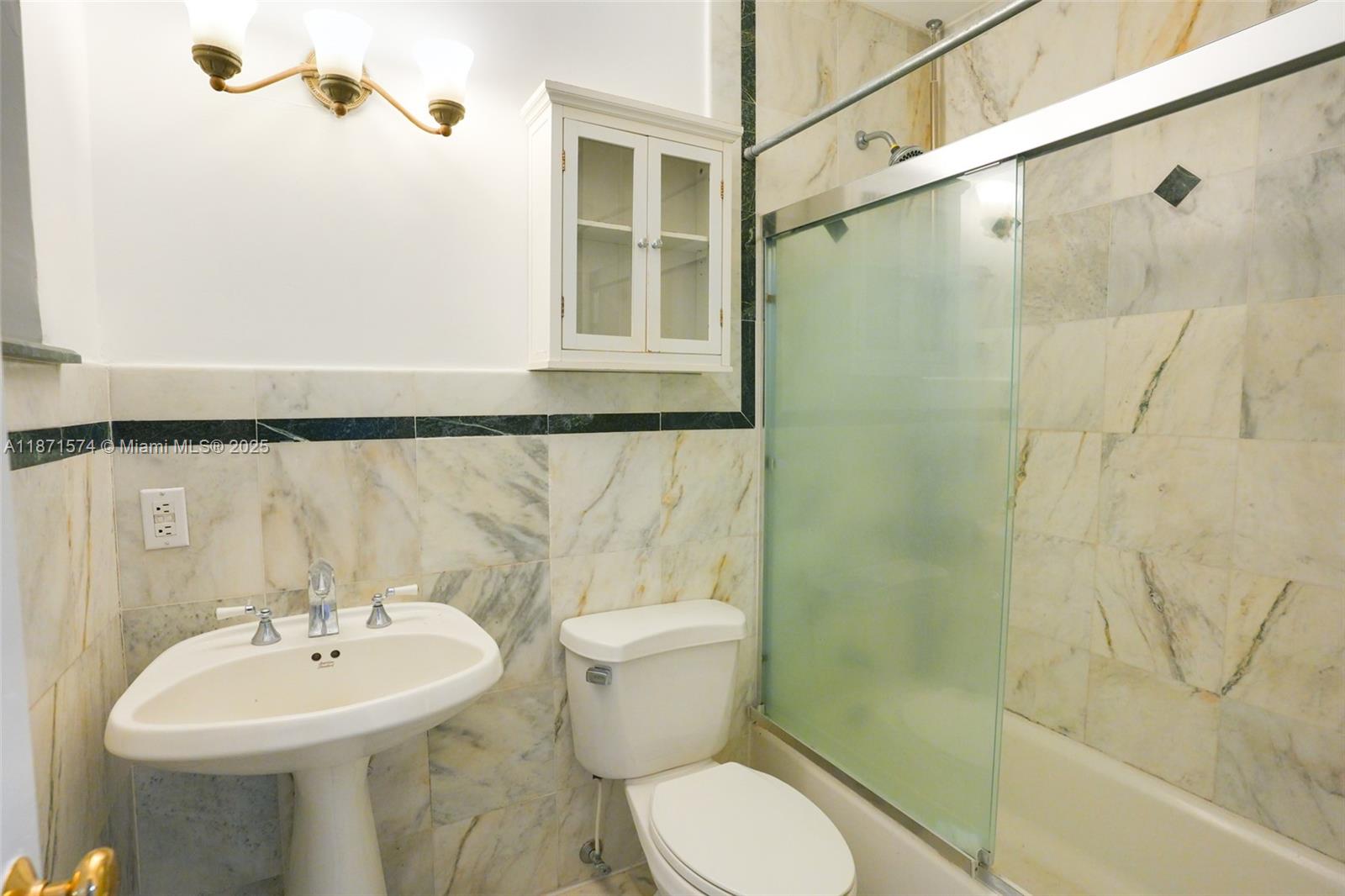 TROPICAL ISLE HOMES SUB 3 - Residential Lease