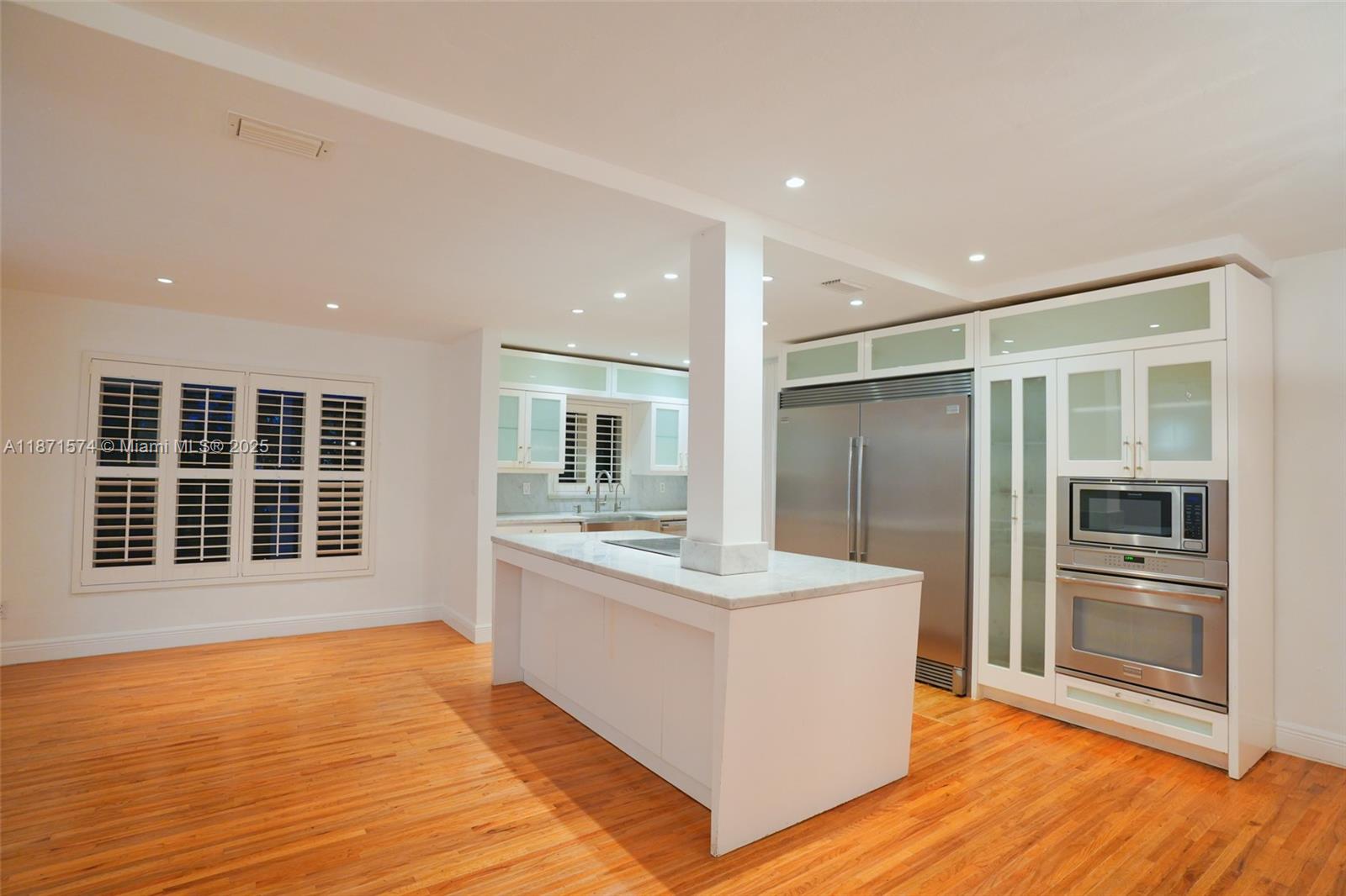 TROPICAL ISLE HOMES SUB 3 - Residential Lease