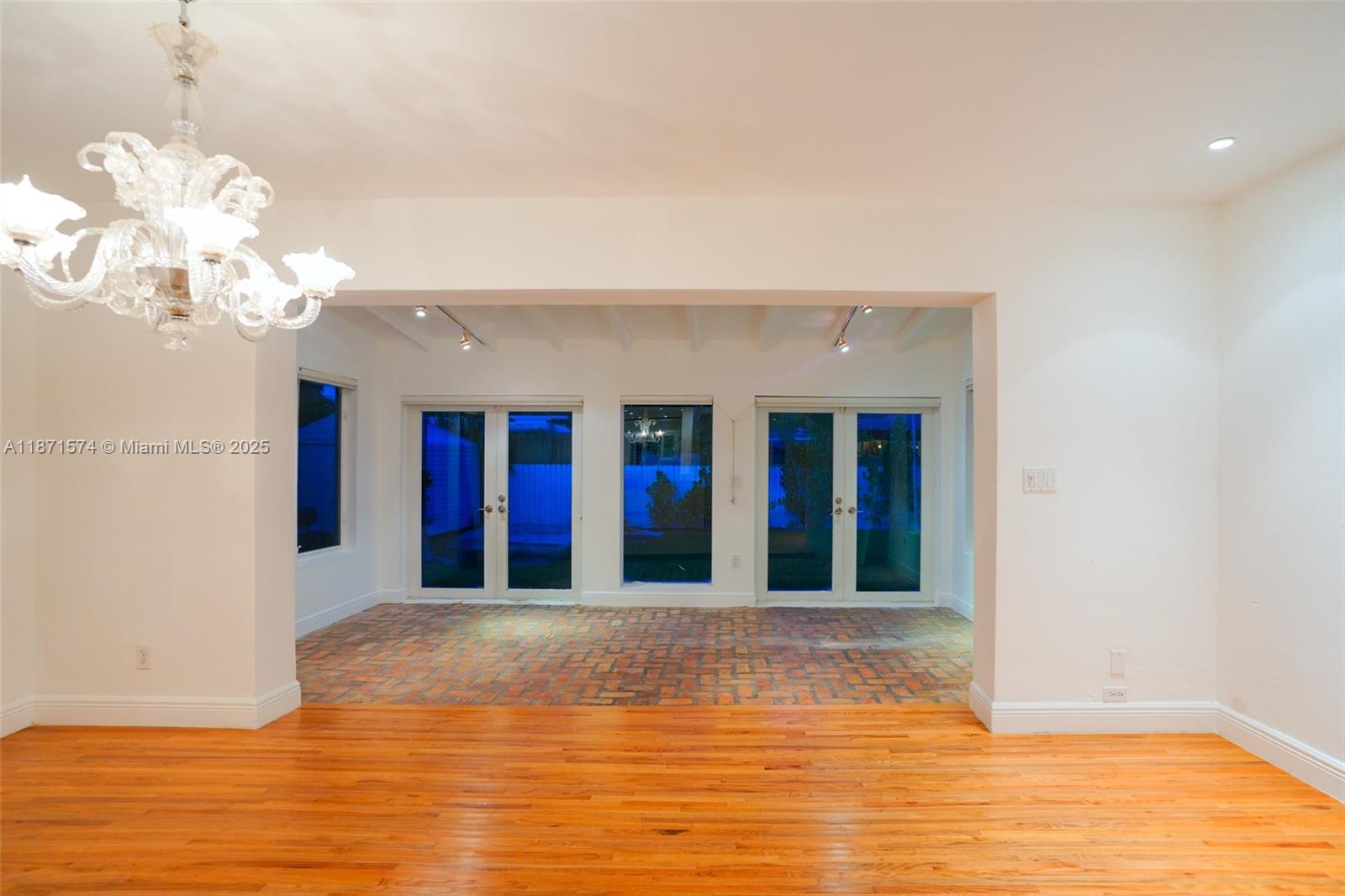 TROPICAL ISLE HOMES SUB 3 - Residential Lease