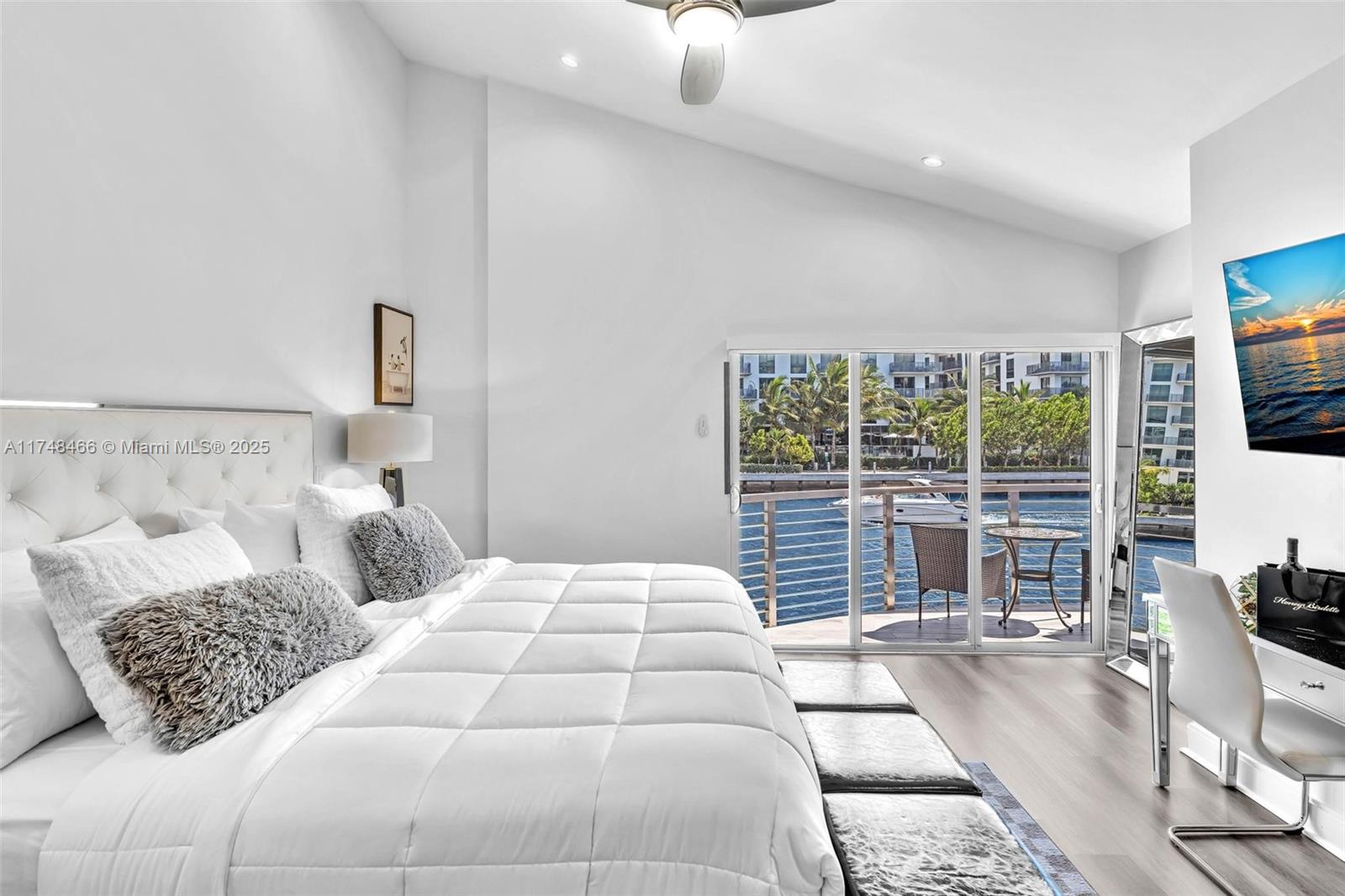 SNUG HARBOR - Residential