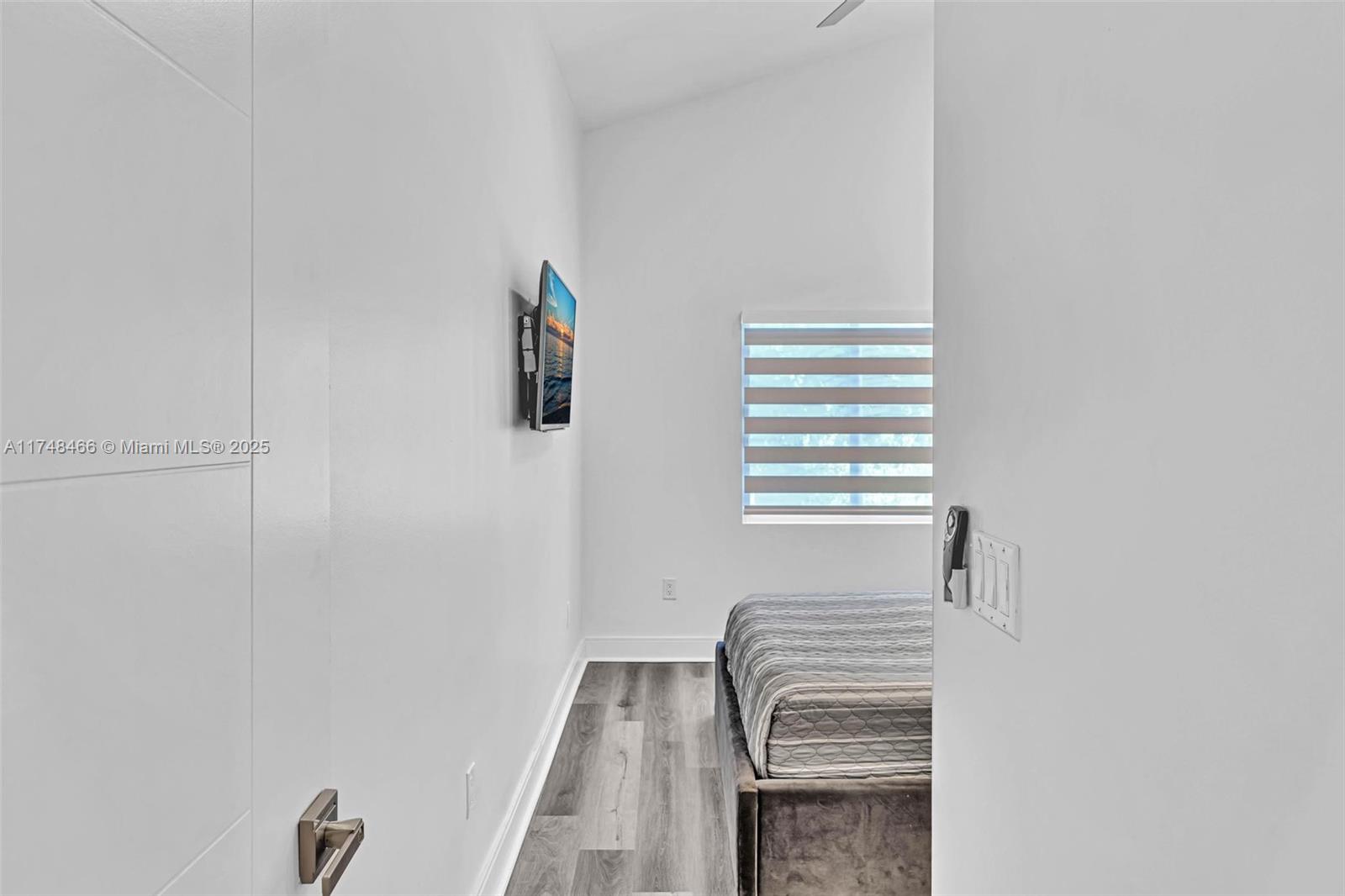 SNUG HARBOR - Residential